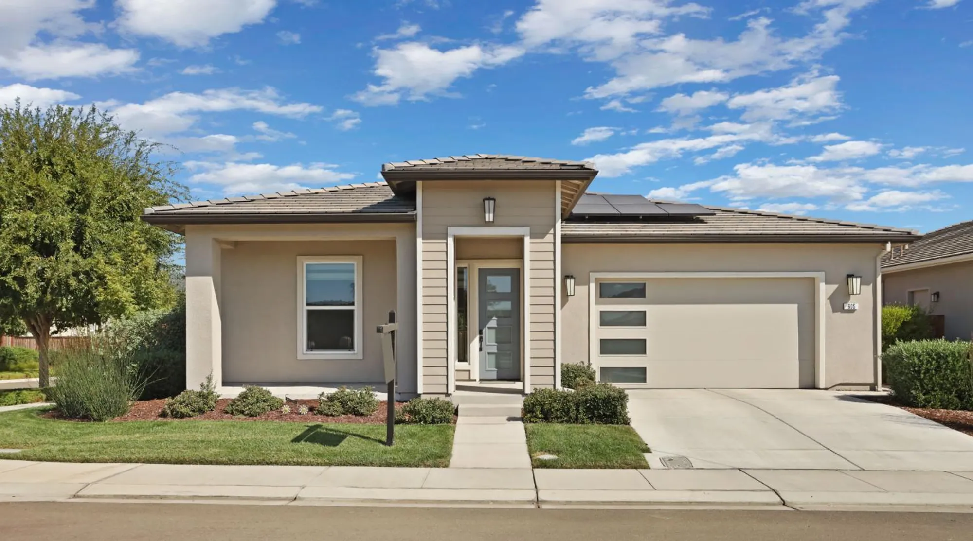 Property Slideshow image 2 of 47 | 605 victoria dr, Manteca, CA, 95336