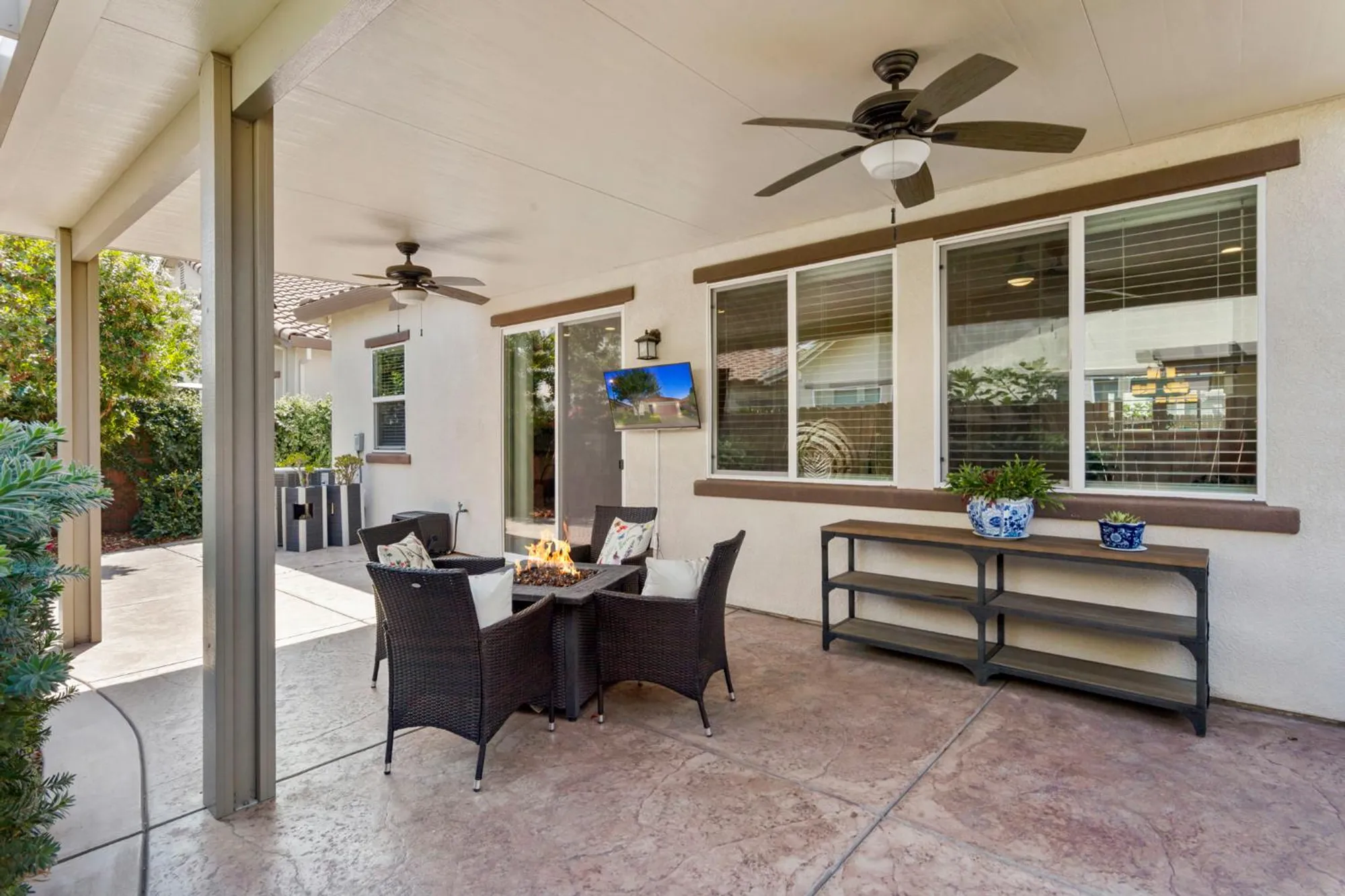 Property Slideshow image 48 of 72 | 2080 leighham dr, Roseville, CA, 95747