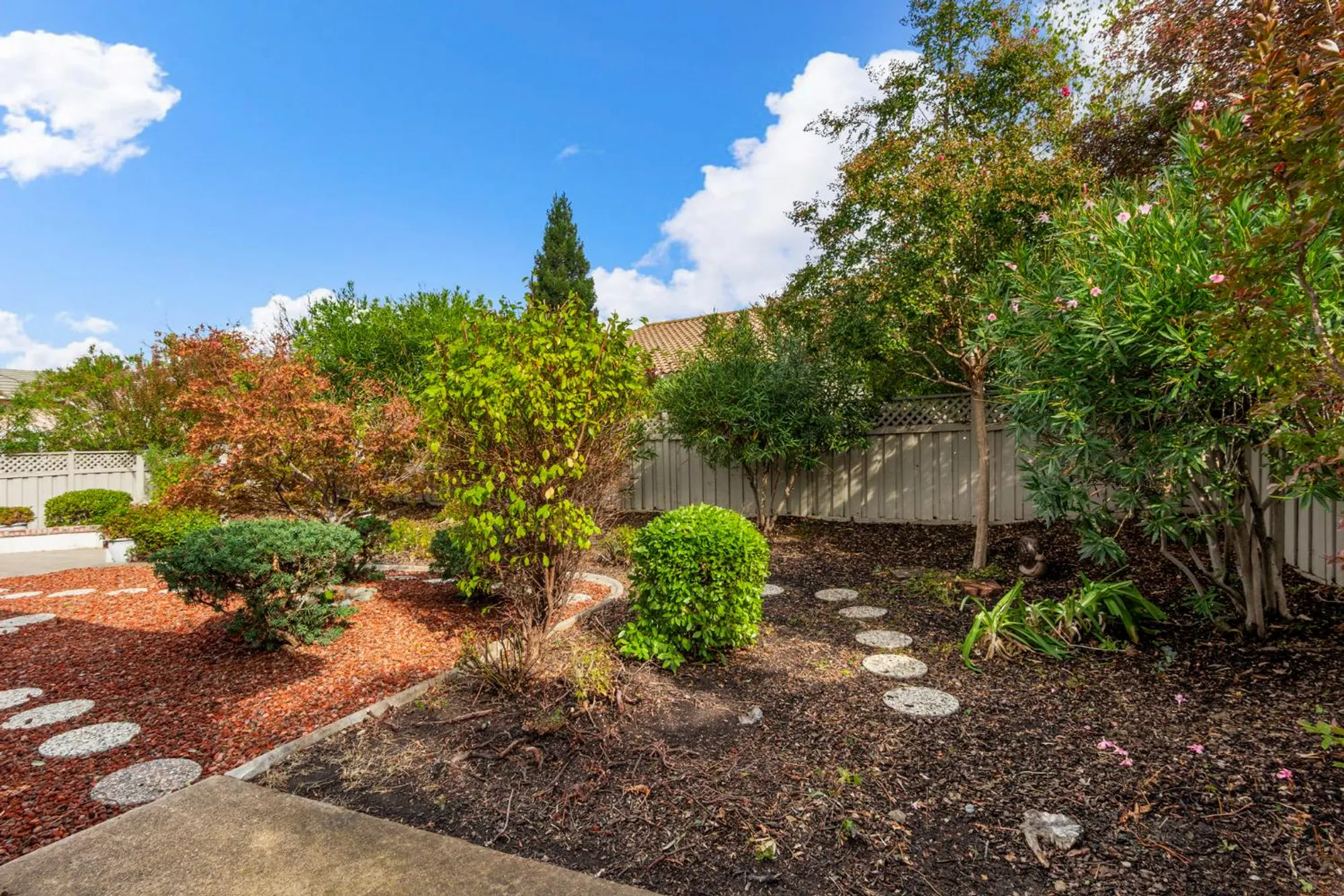 Property Slideshow image 55 of 77 | 401 barusch ct, Roseville, CA, 95747