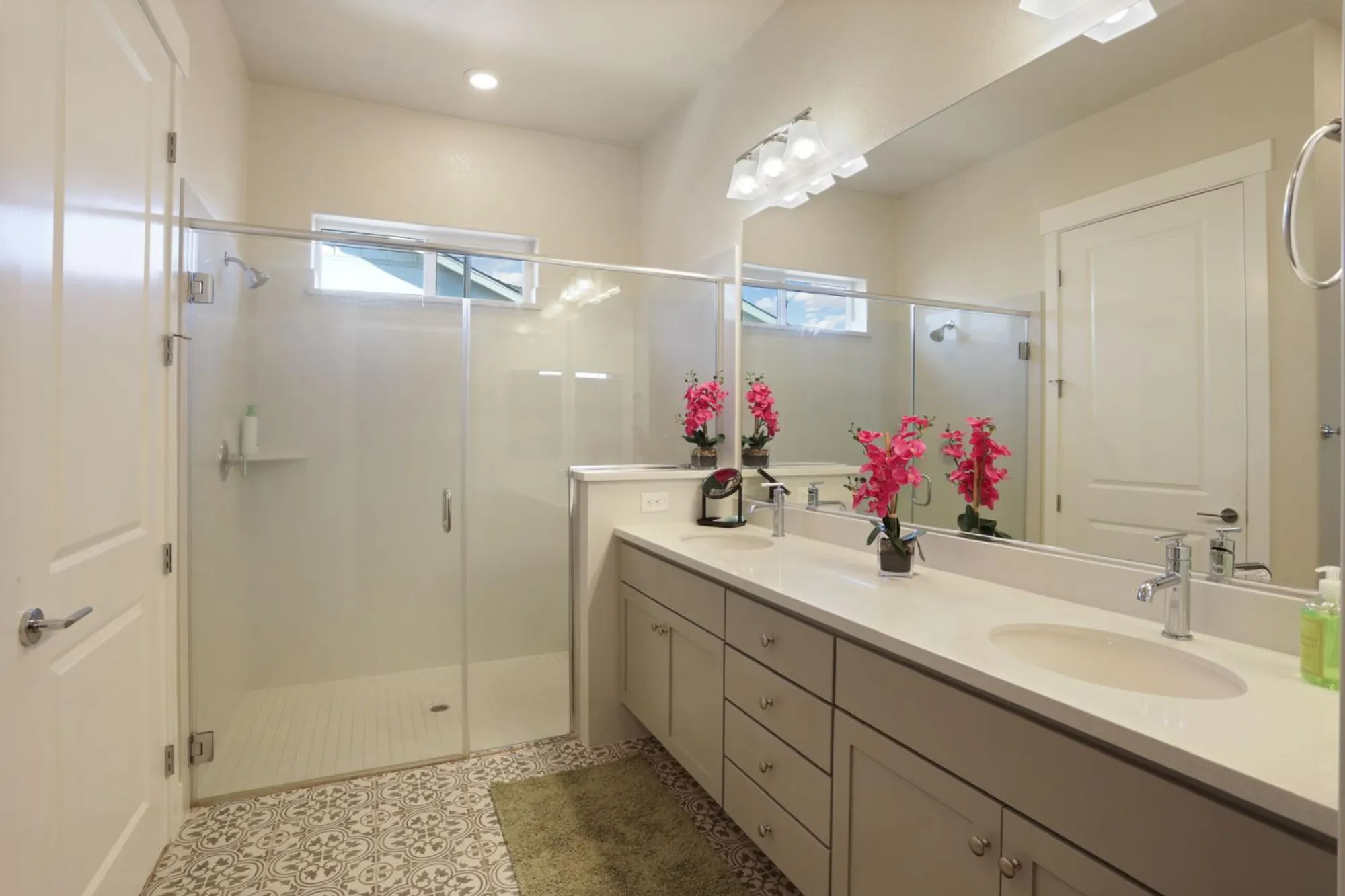 Property Slideshow image 26 of 47 | 605 victoria dr, Manteca, CA, 95336