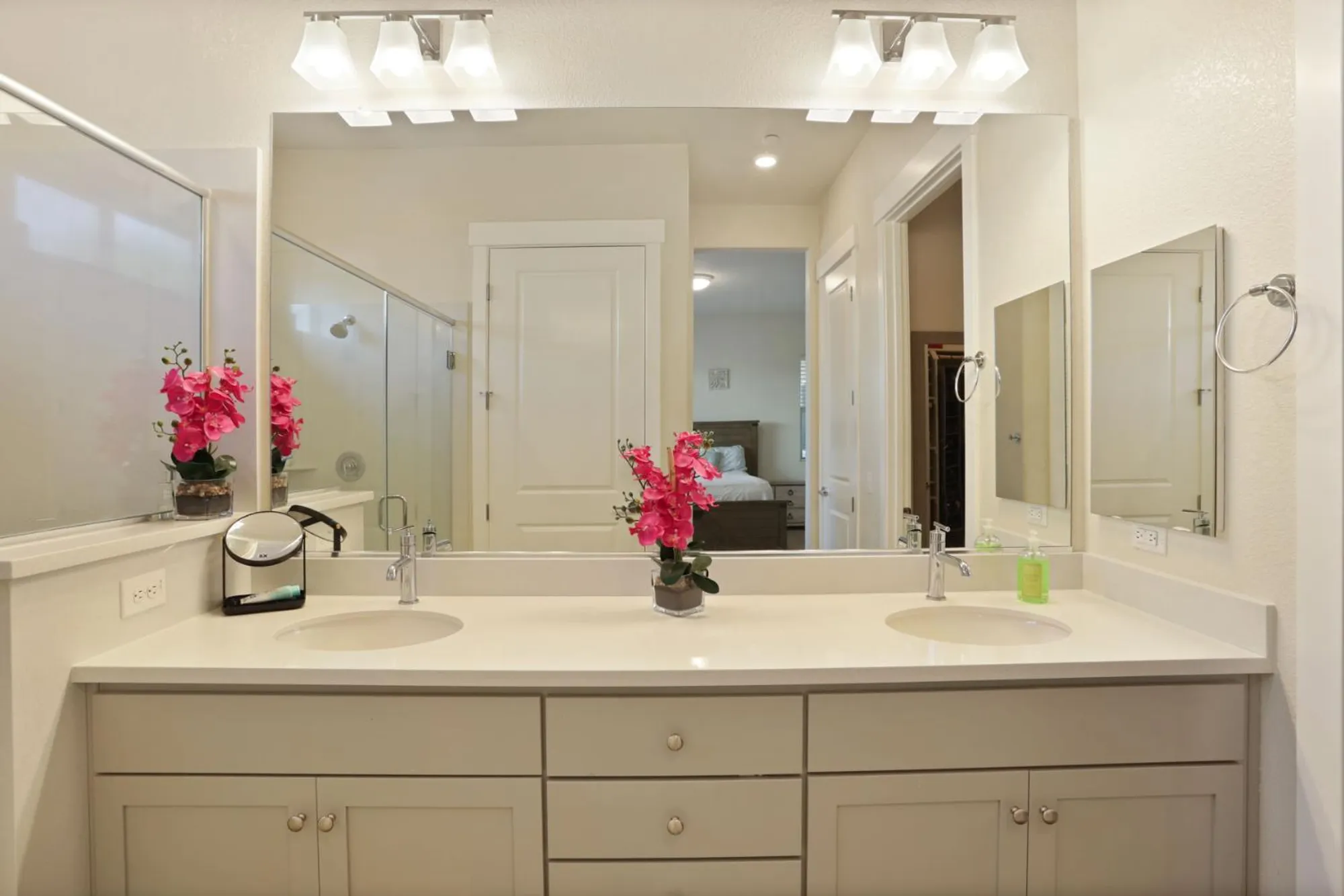 Property Slideshow image 27 of 47 | 605 victoria dr, Manteca, CA, 95336