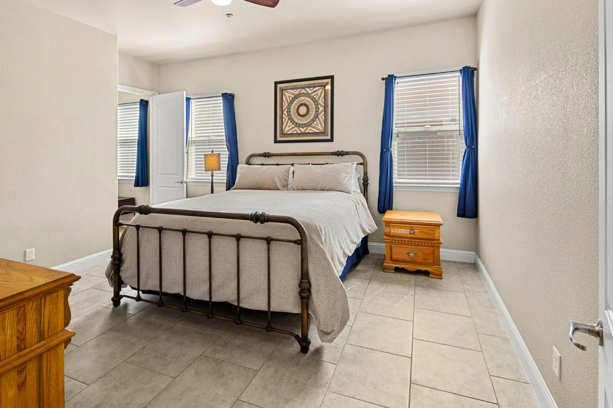 Property Slideshow image 27 of 72 | 2080 leighham dr, Roseville, CA, 95747