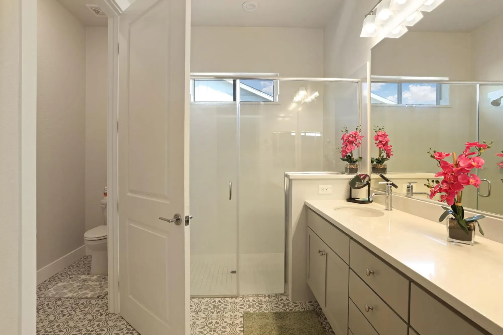 Property Slideshow image 28 of 47 | 605 victoria dr, Manteca, CA, 95336