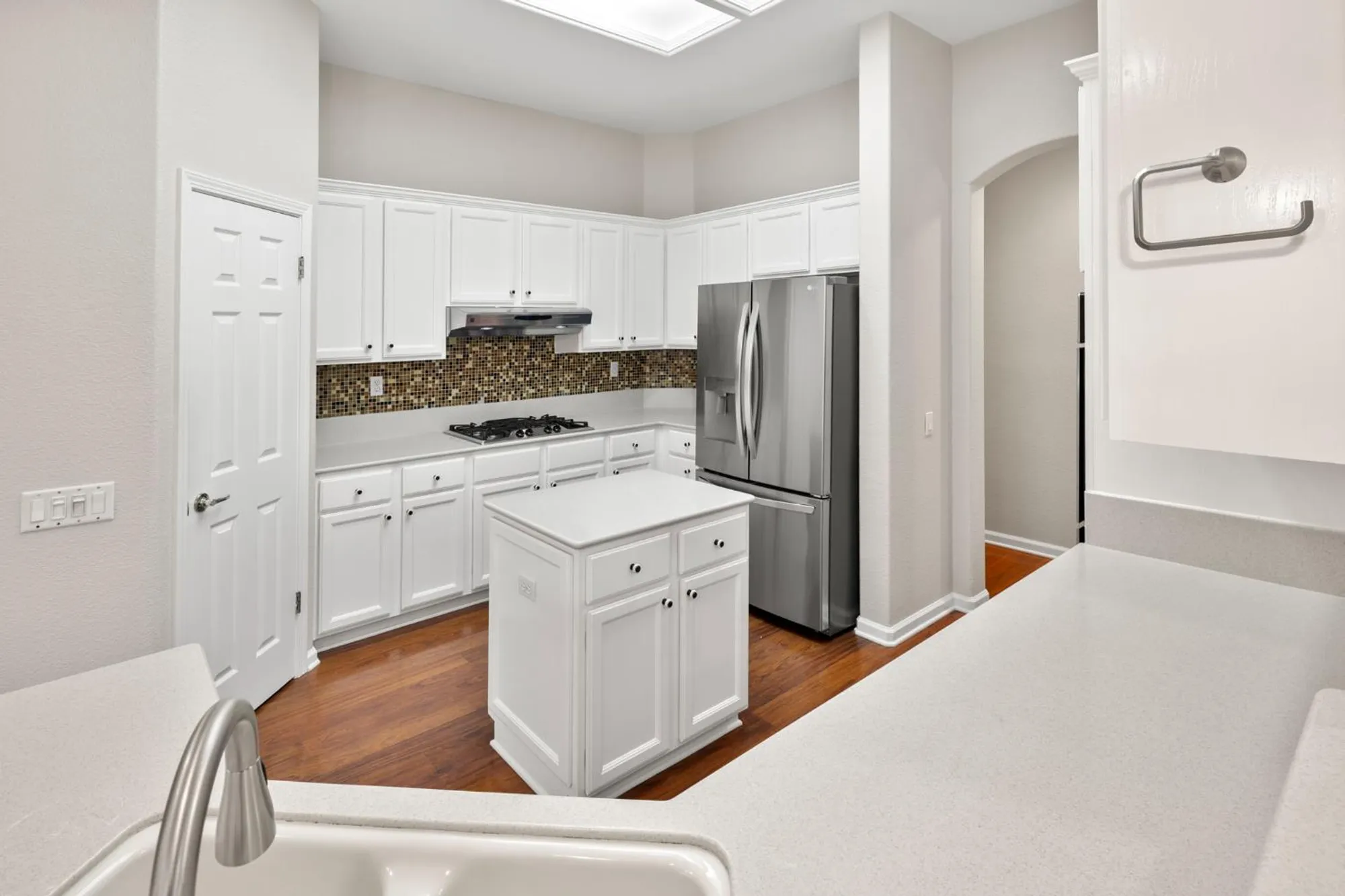 Property Slideshow image 25 of 77 | 401 barusch ct, Roseville, CA, 95747