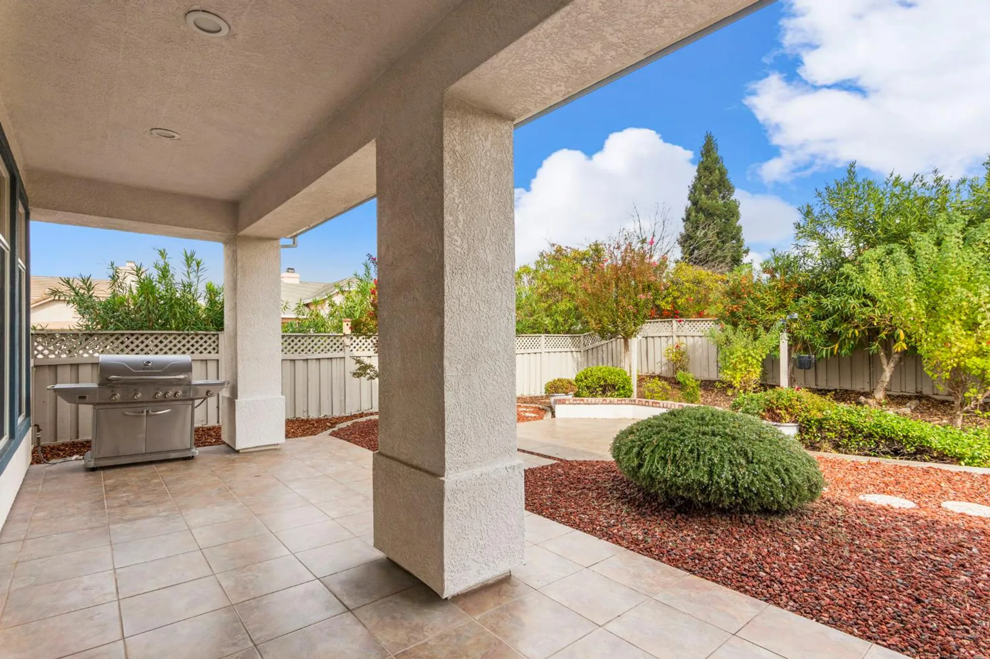 Property Slideshow image 48 of 77 | 401 barusch ct, Roseville, CA, 95747