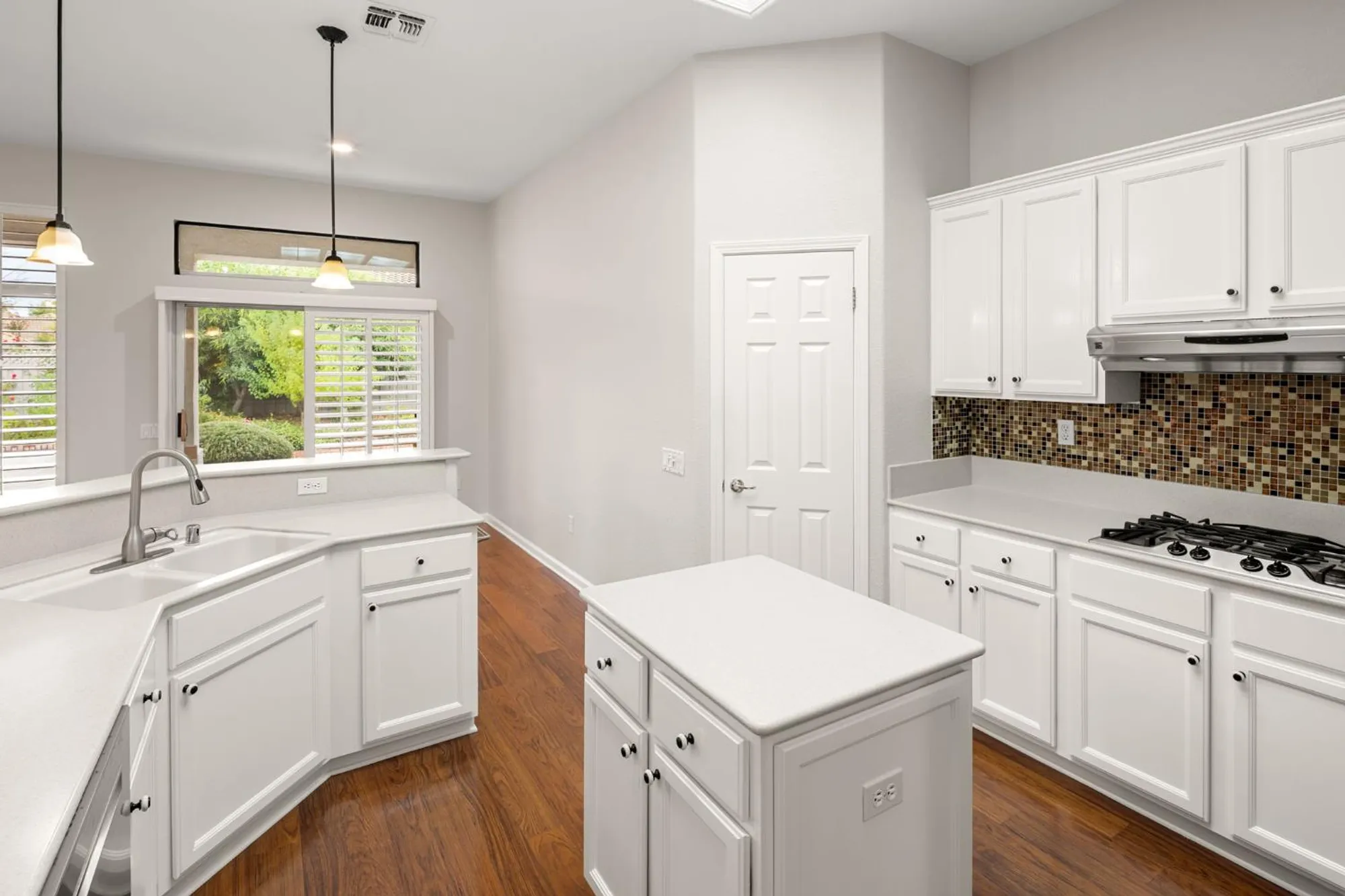 Property Slideshow image 30 of 77 | 401 barusch ct, Roseville, CA, 95747