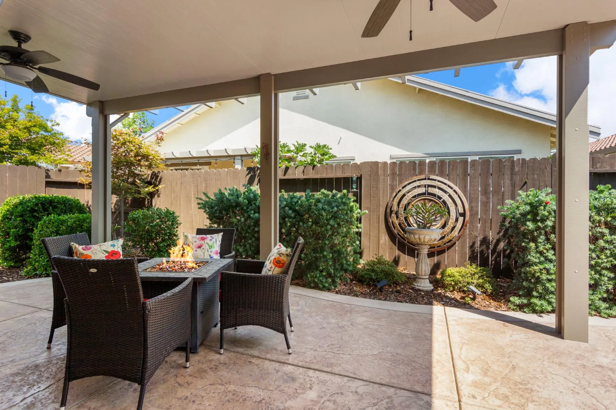 Property Slideshow image 41 of 72 | 2080 leighham dr, Roseville, CA, 95747