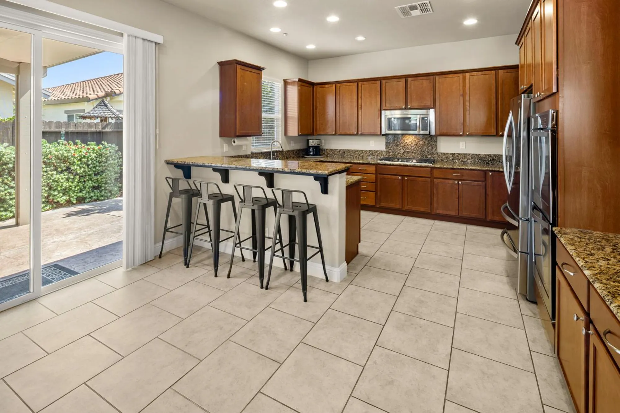 Property Slideshow image 15 of 72 | 2080 leighham dr, Roseville, CA, 95747