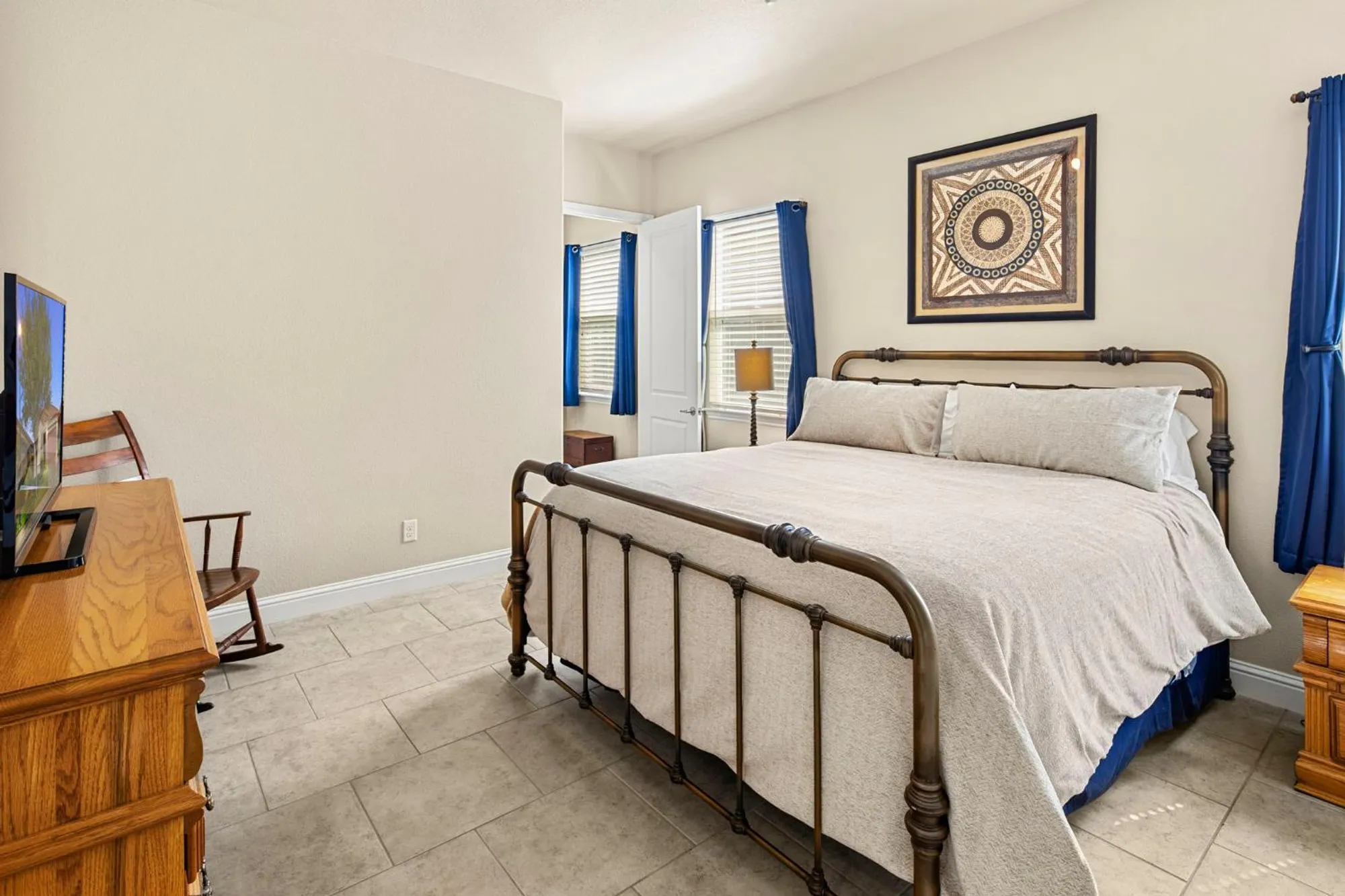 Property Slideshow image 28 of 72 | 2080 leighham dr, Roseville, CA, 95747