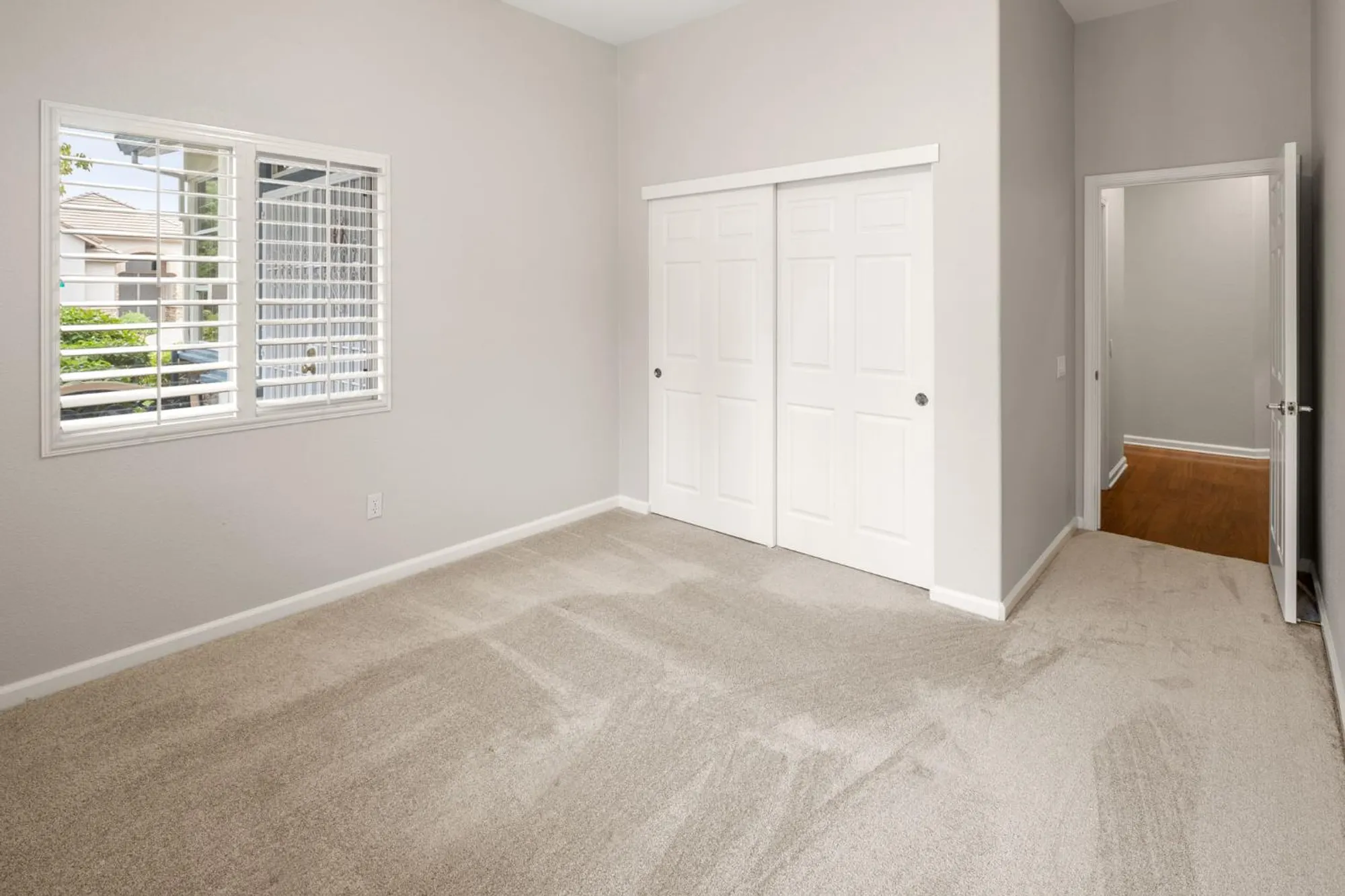 Property Slideshow image 43 of 77 | 401 barusch ct, Roseville, CA, 95747