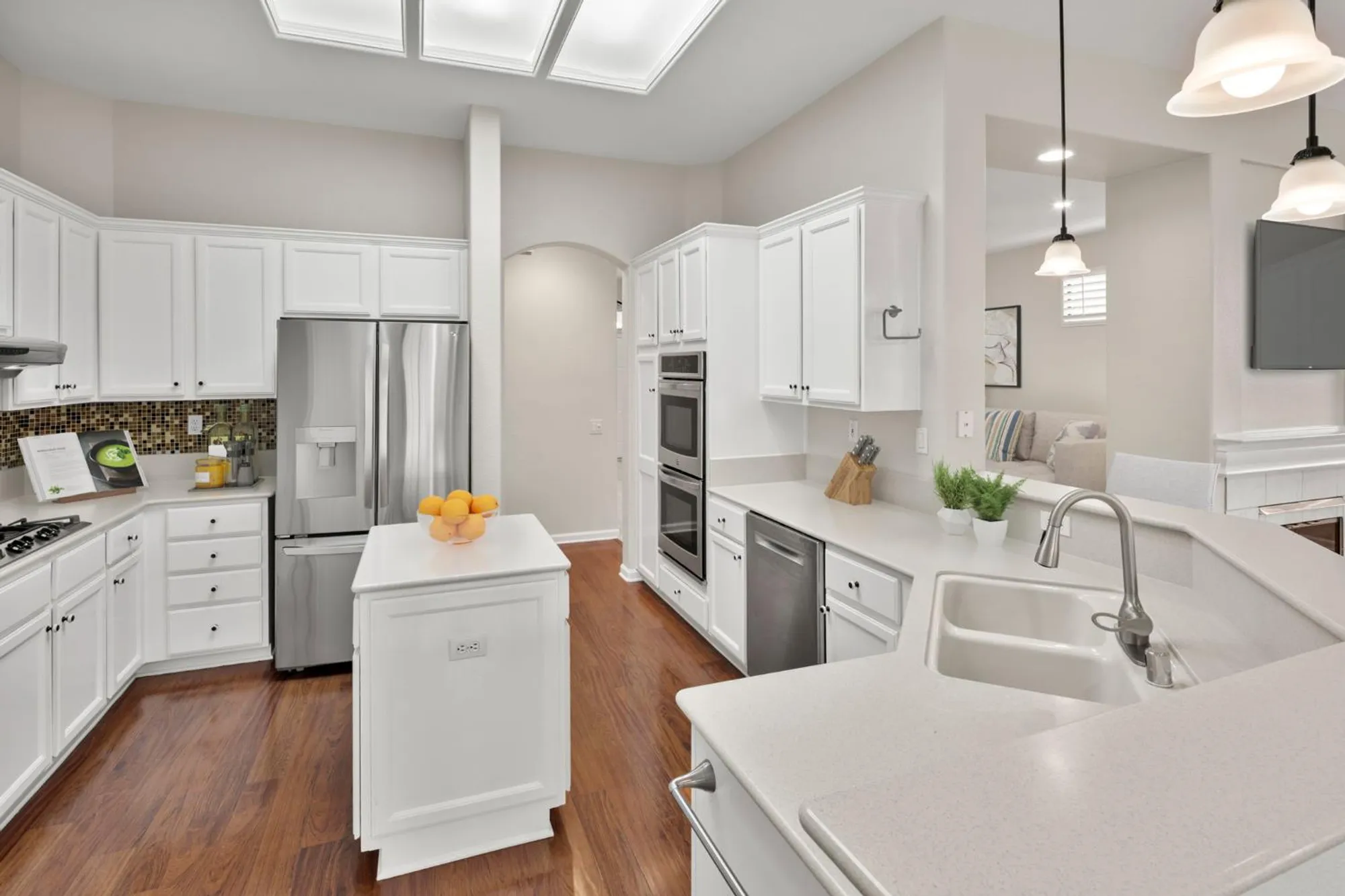 Property Slideshow image 6 of 77 | 401 barusch ct, Roseville, CA, 95747