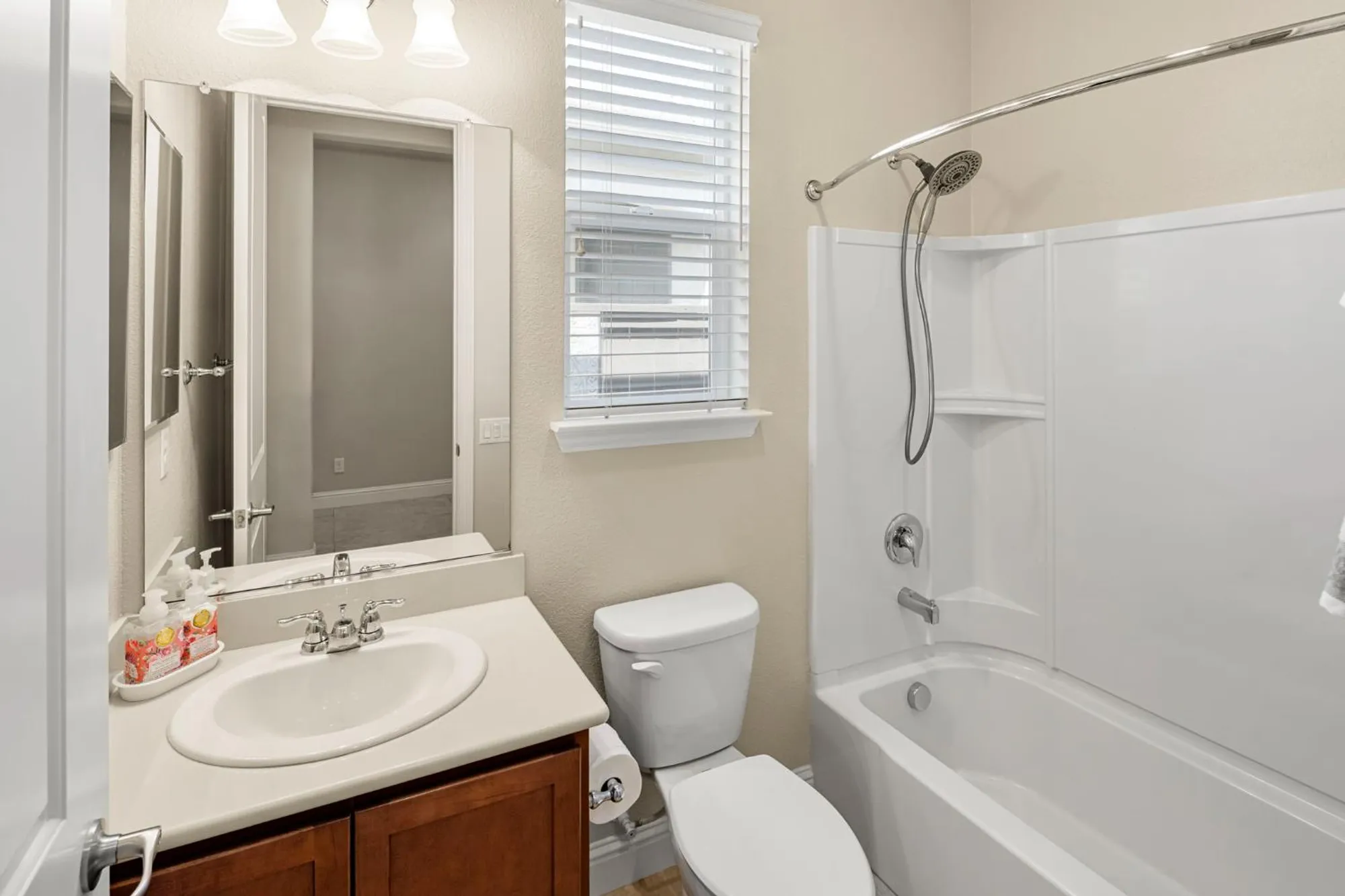 Property Slideshow image 40 of 72 | 2080 leighham dr, Roseville, CA, 95747