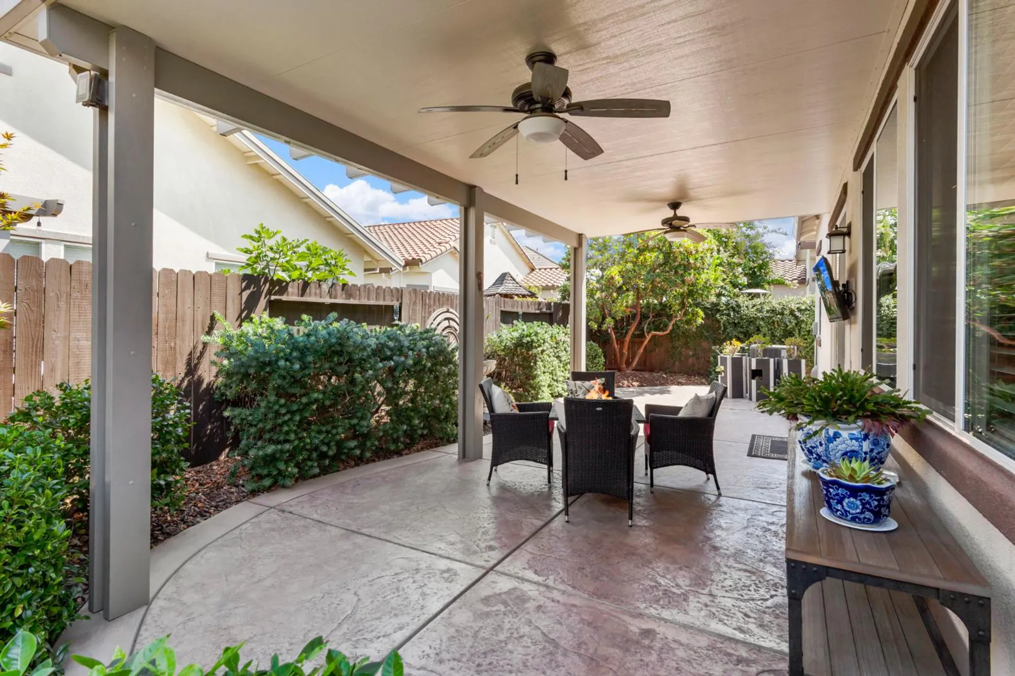 Property Slideshow image 46 of 72 | 2080 leighham dr, Roseville, CA, 95747
