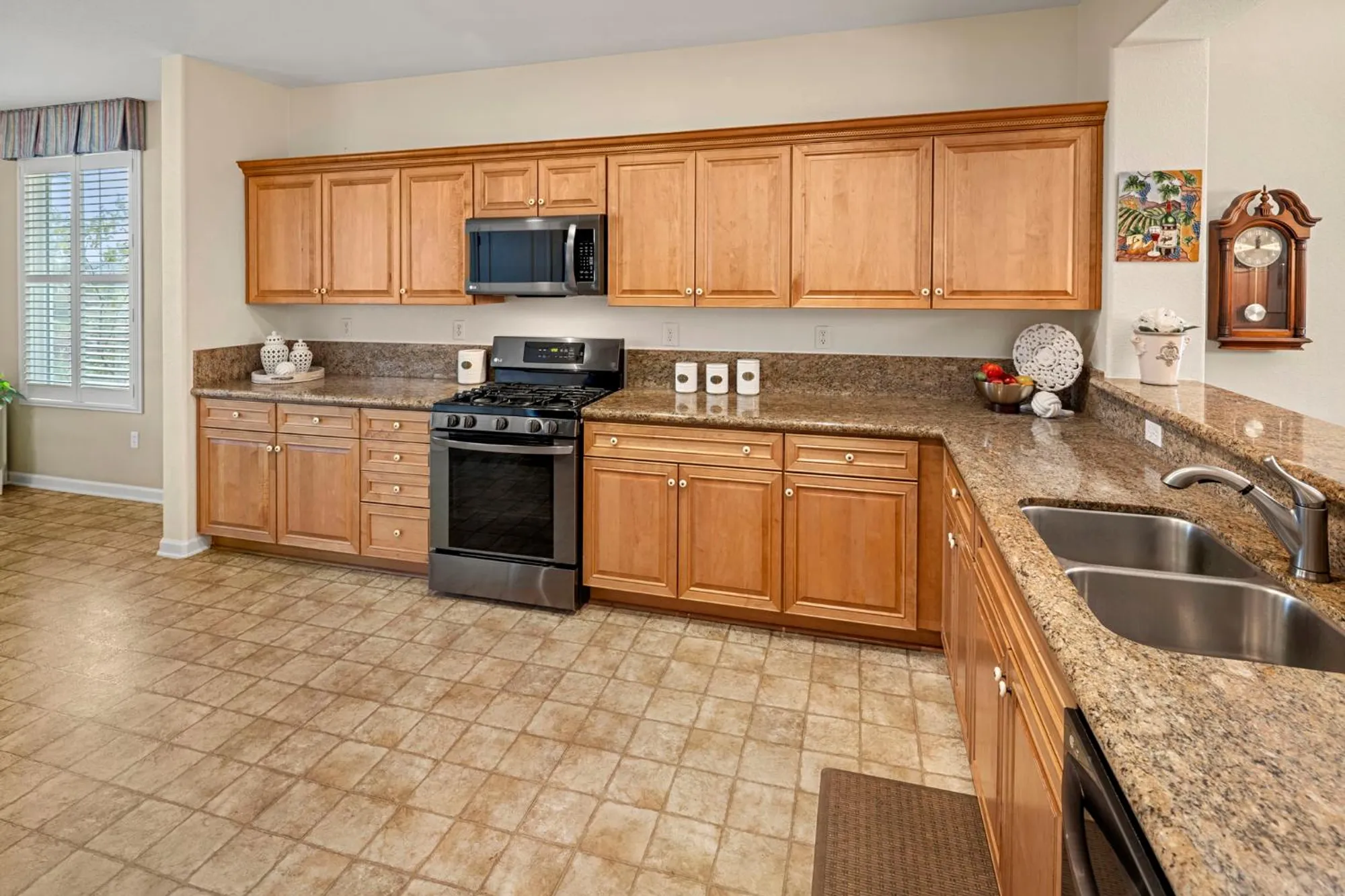Property Slideshow image 16 of 60 | 2171 nighthawk ln, Lincoln, CA, 95648