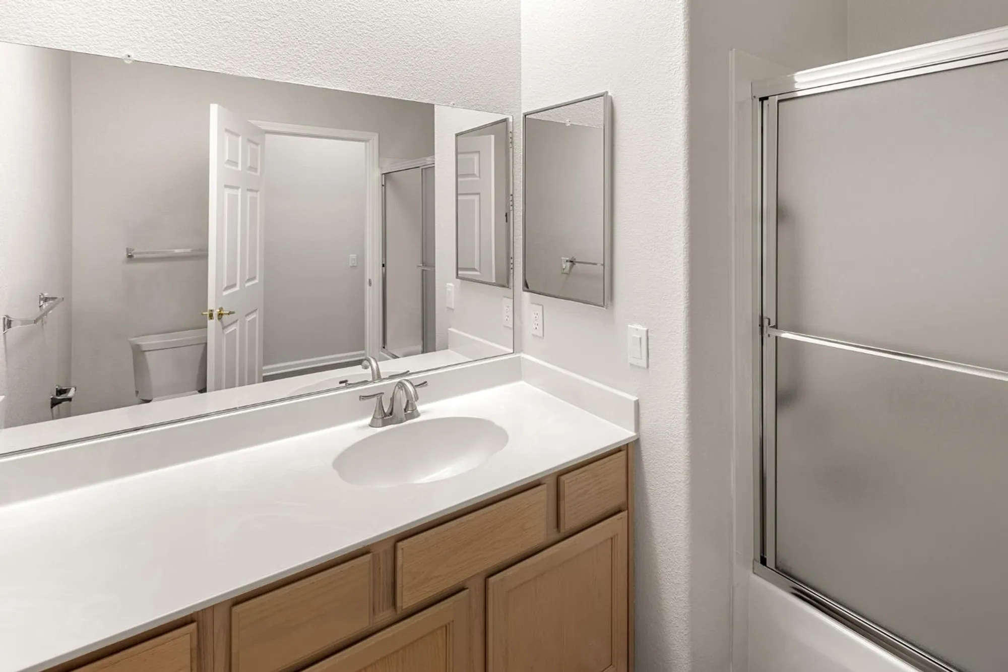 Property Slideshow image 45 of 77 | 401 barusch ct, Roseville, CA, 95747