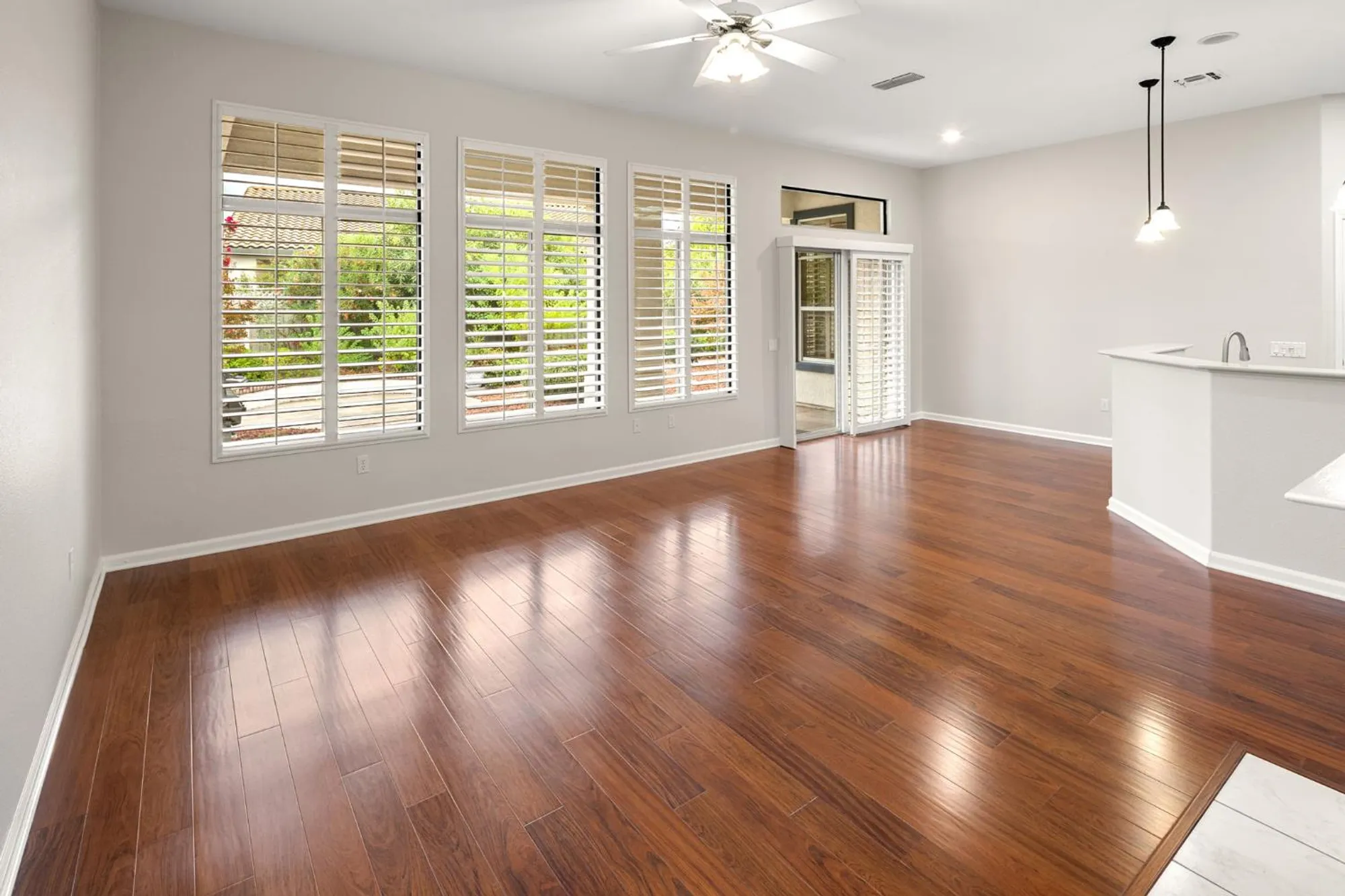 Property Slideshow image 22 of 77 | 401 barusch ct, Roseville, CA, 95747