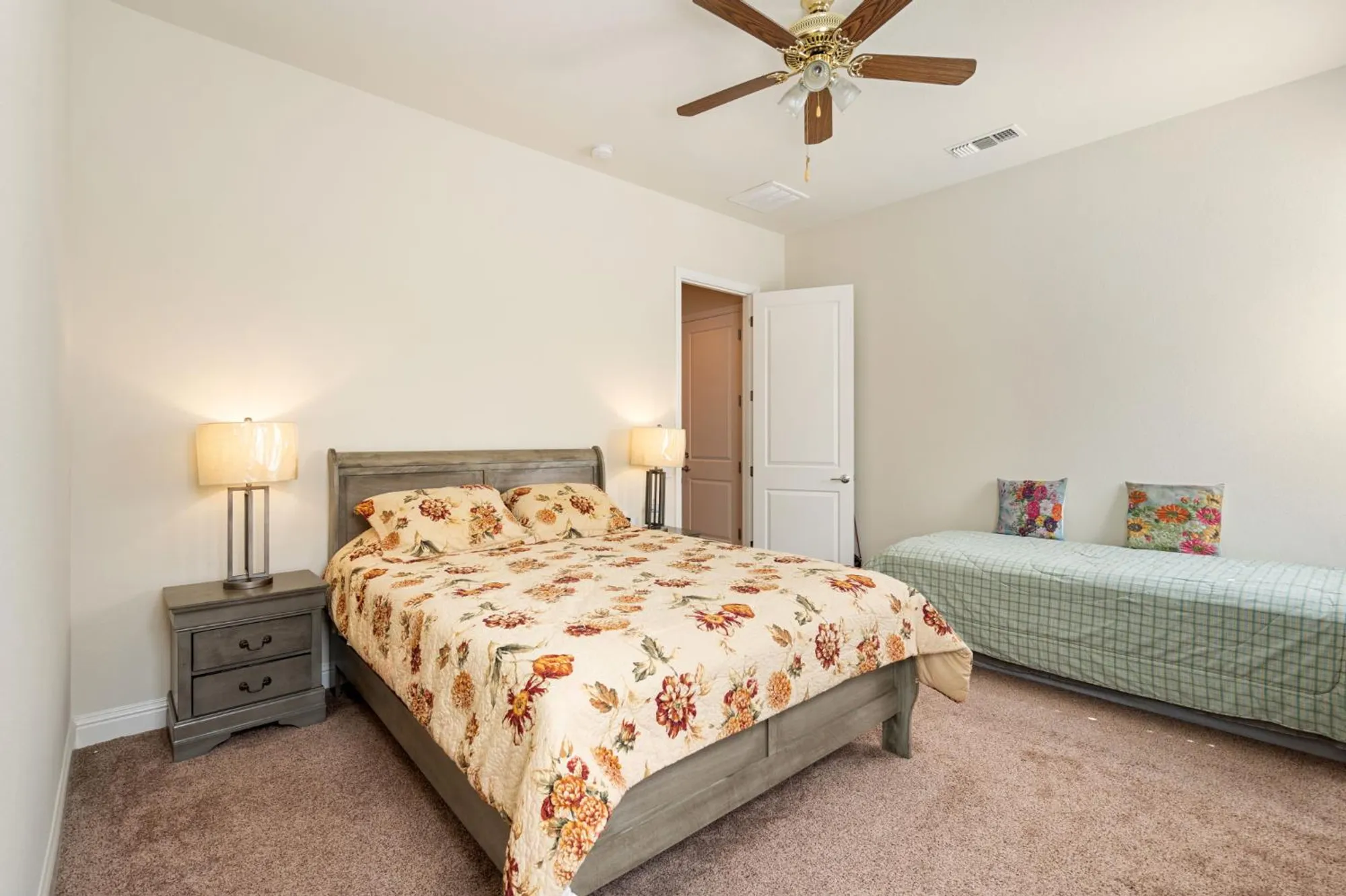 Property Slideshow image 23 of 56 | 2040 land end loop, Roseville, CA, 95747