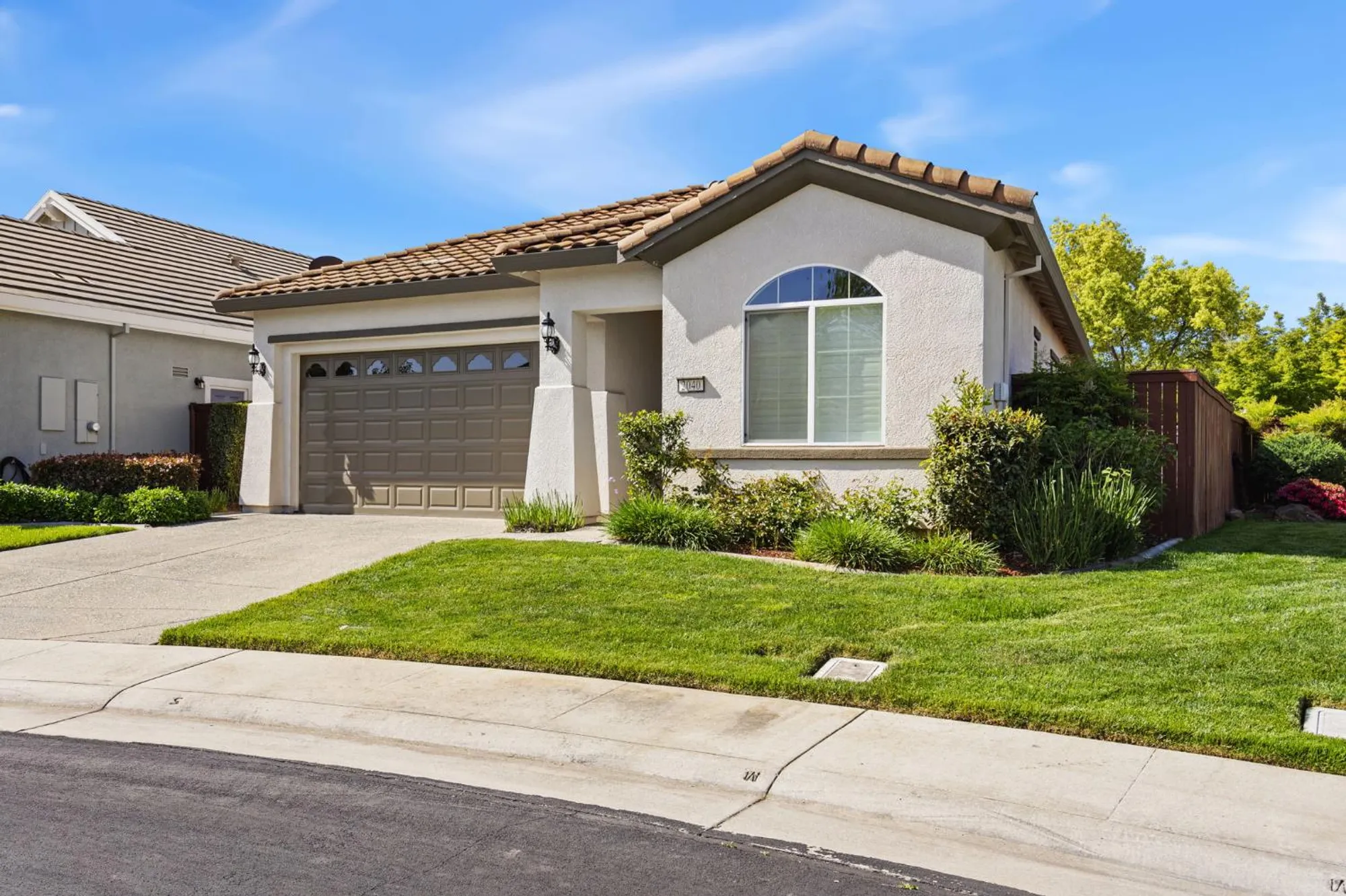 Property Slideshow image 2 of 56 | 2040 land end loop, Roseville, CA, 95747