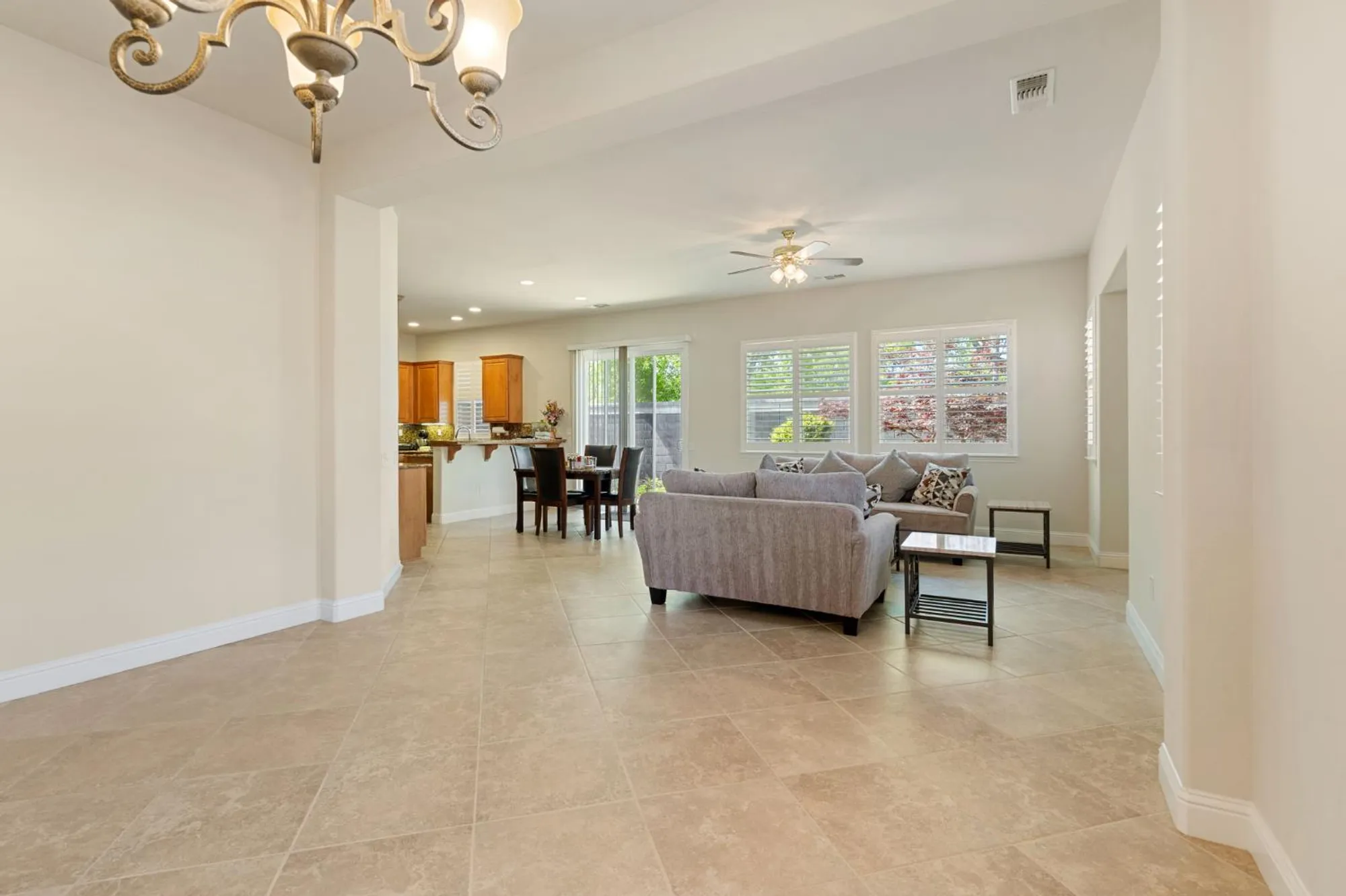 Property Slideshow image 11 of 56 | 2040 land end loop, Roseville, CA, 95747