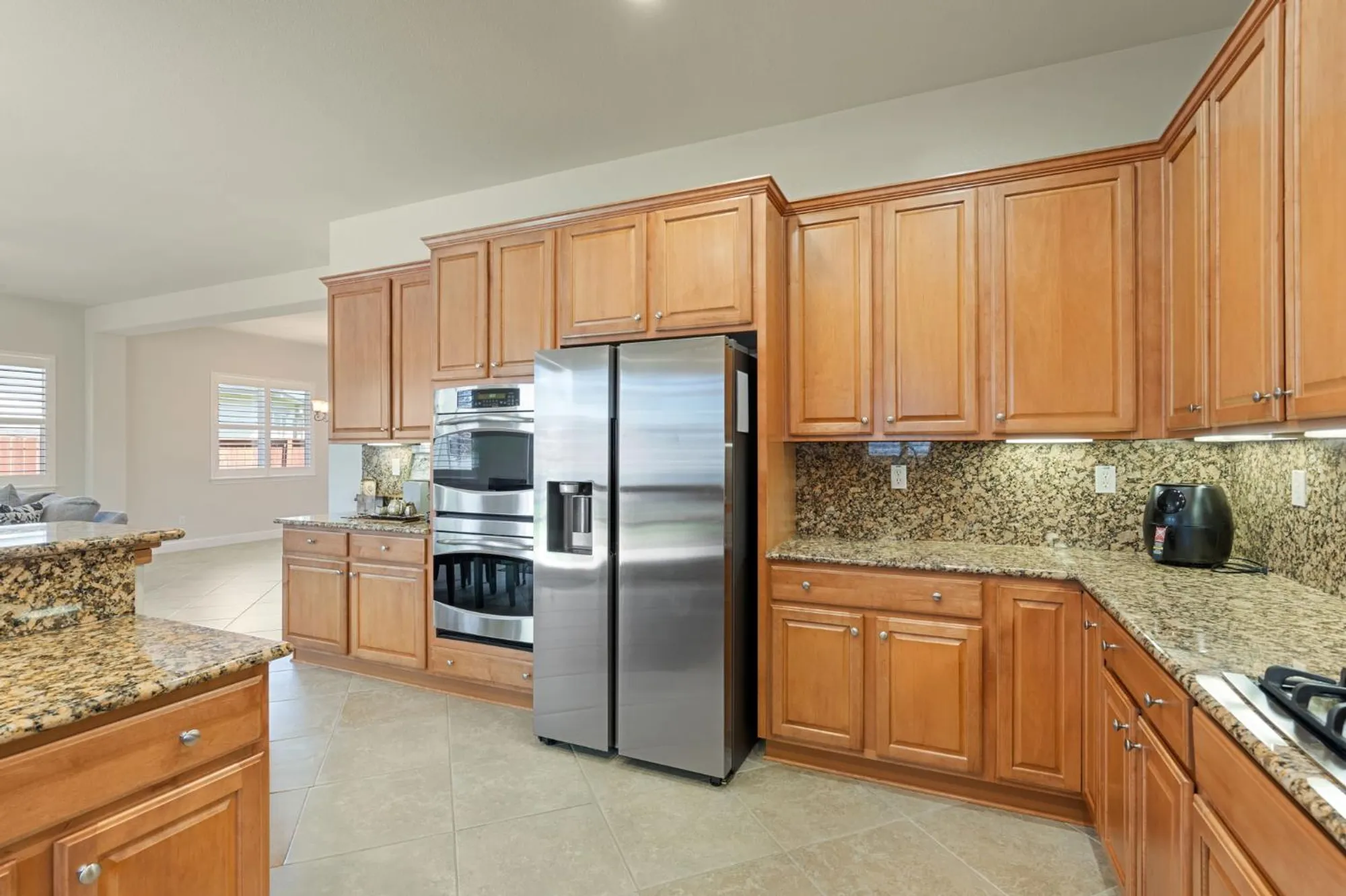 Property Slideshow image 16 of 56 | 2040 land end loop, Roseville, CA, 95747