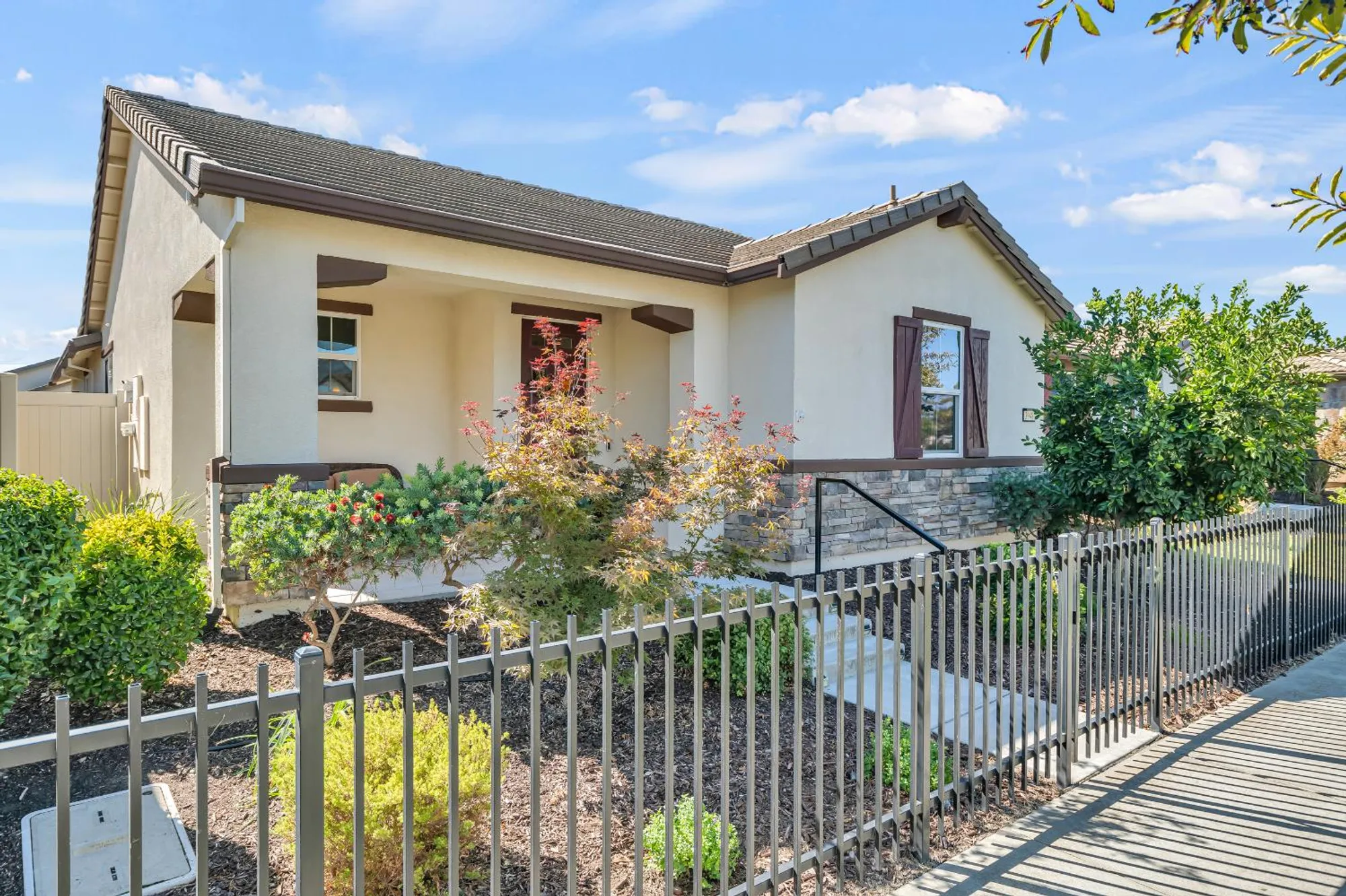 Property Slideshow image 2 of 64 | 3948 hovnanian dr, Sacramento, CA, 95834