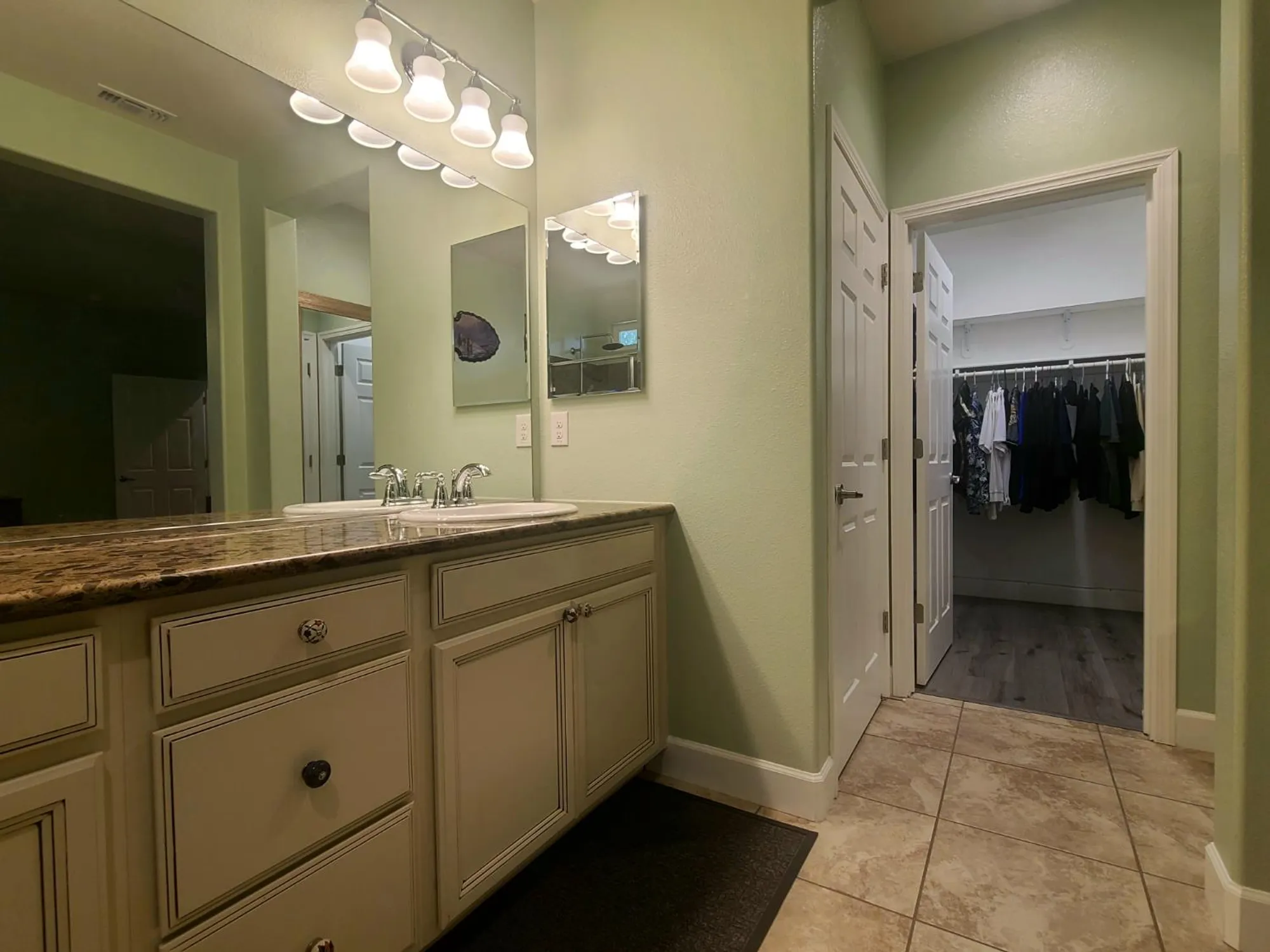Property Slideshow image 17 of 43 | 2628 glen echo ln, Manteca, CA, 95336