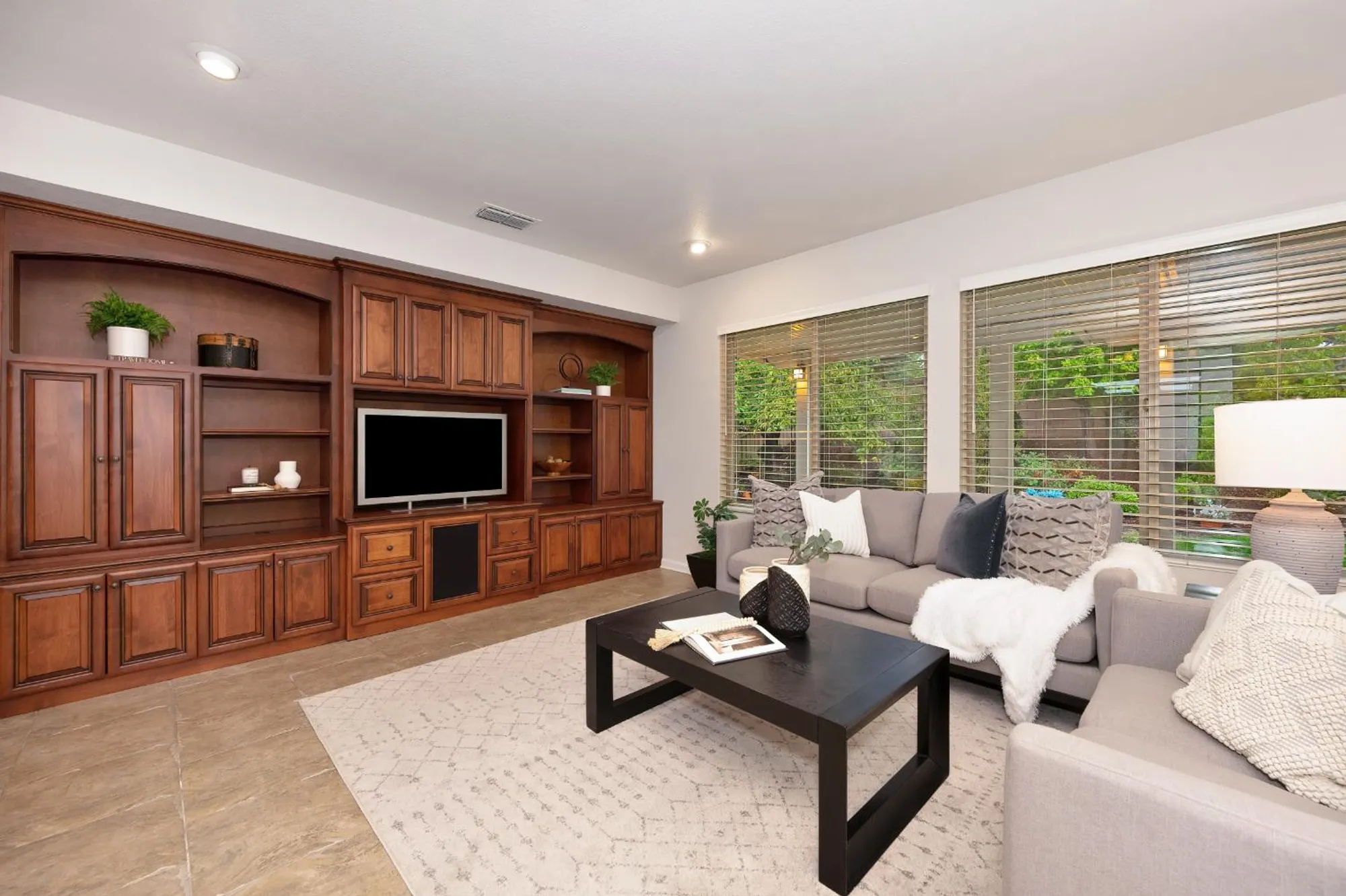 Property Slideshow image 15 of 40 | 1910 starview ln, Lincoln, CA, 95648