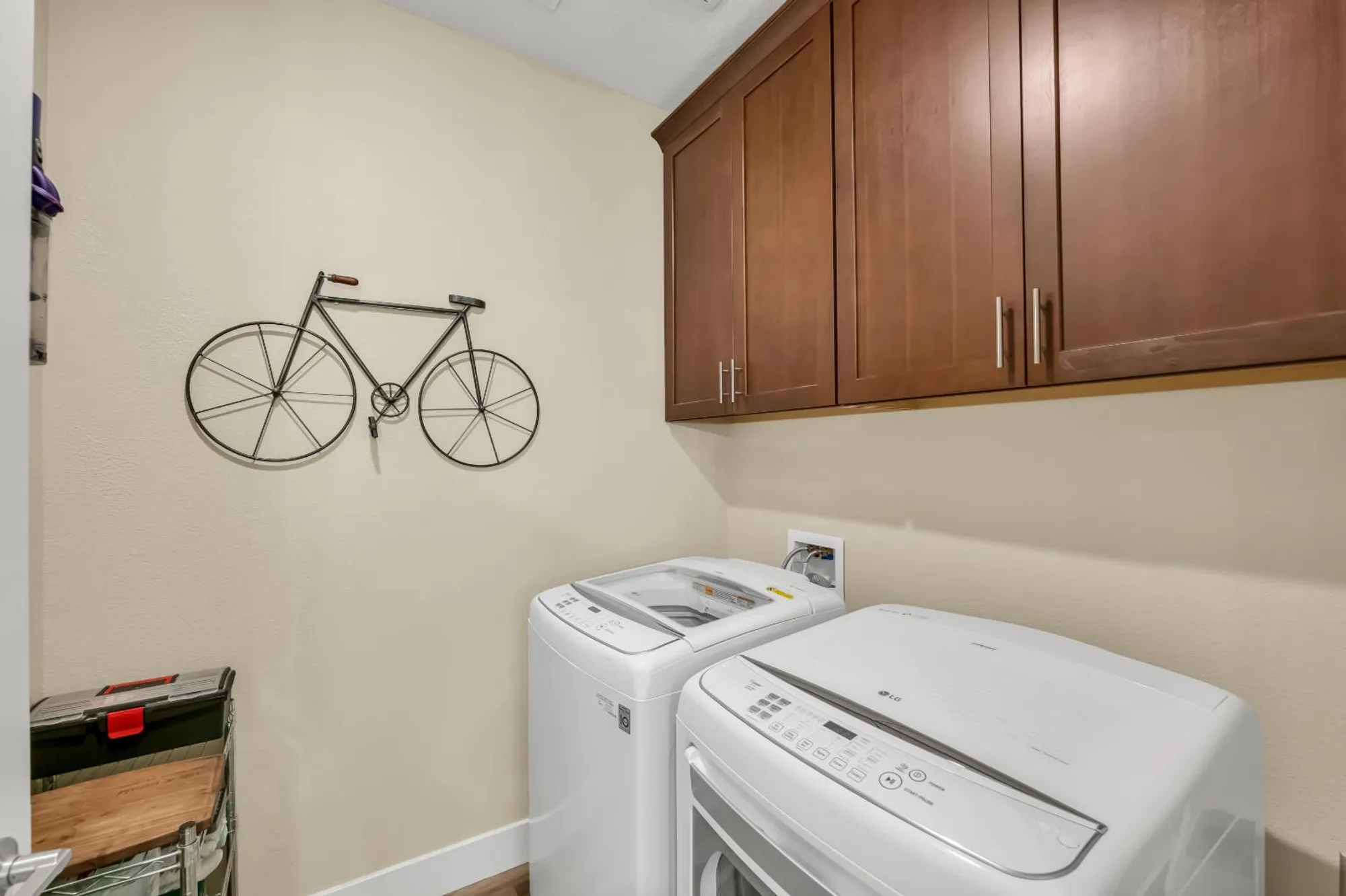 Property Slideshow image 11 of 64 | 3948 hovnanian dr, Sacramento, CA, 95834