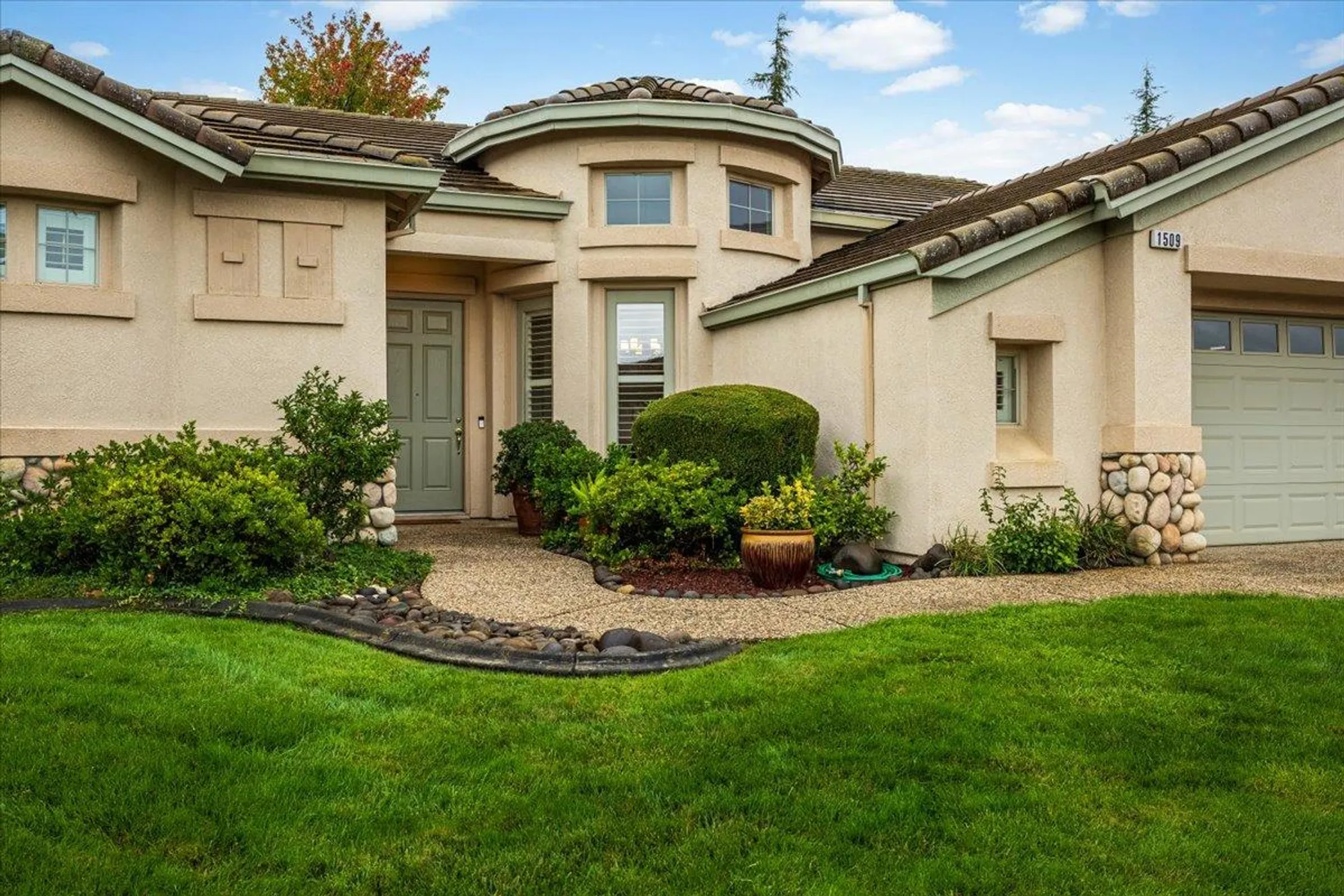 Property Slideshow image 1 of 48 | 1509 dapple dawn ln, Lincoln, CA, 95648