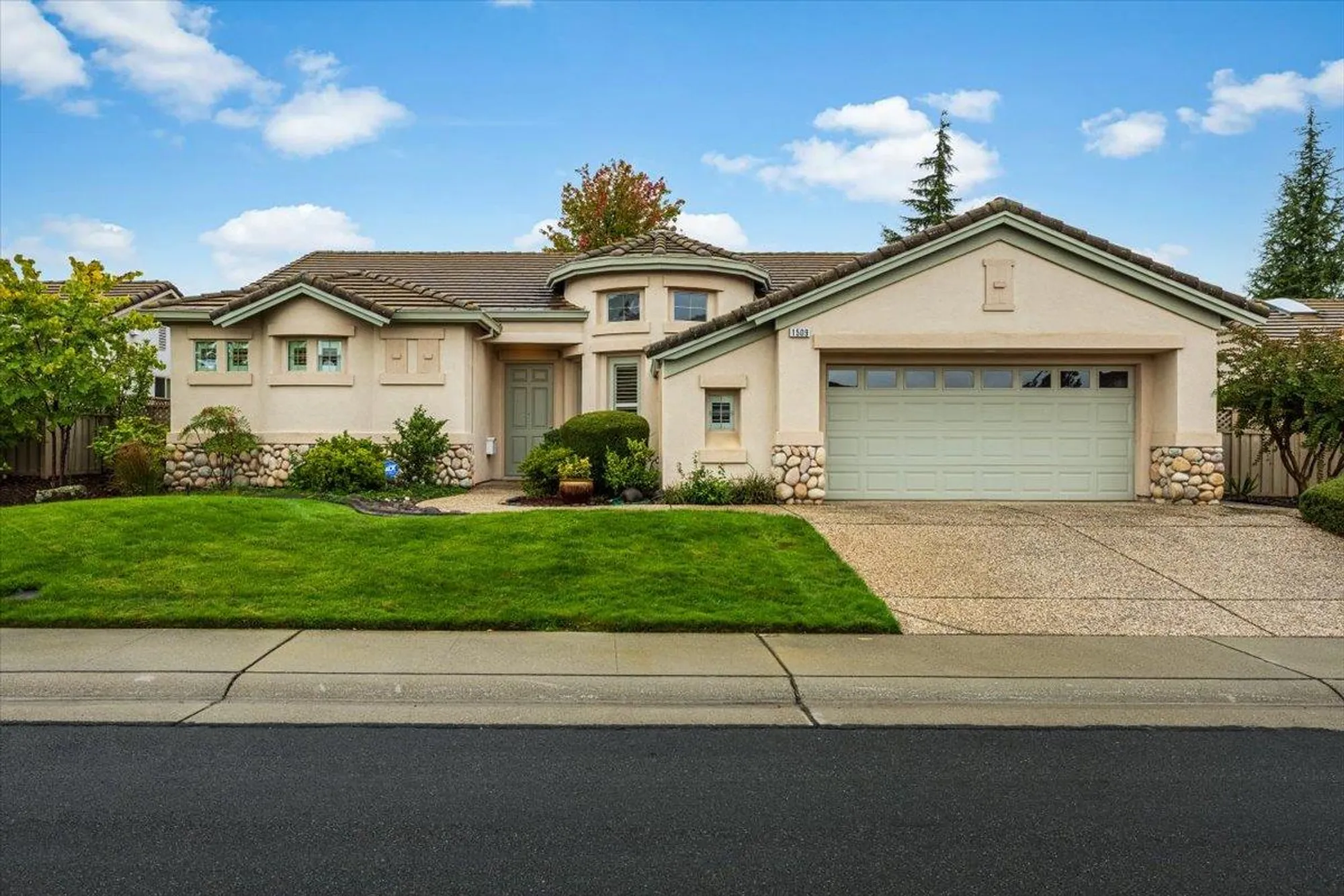 Property Slideshow image 5 of 48 | 1509 dapple dawn ln, Lincoln, CA, 95648