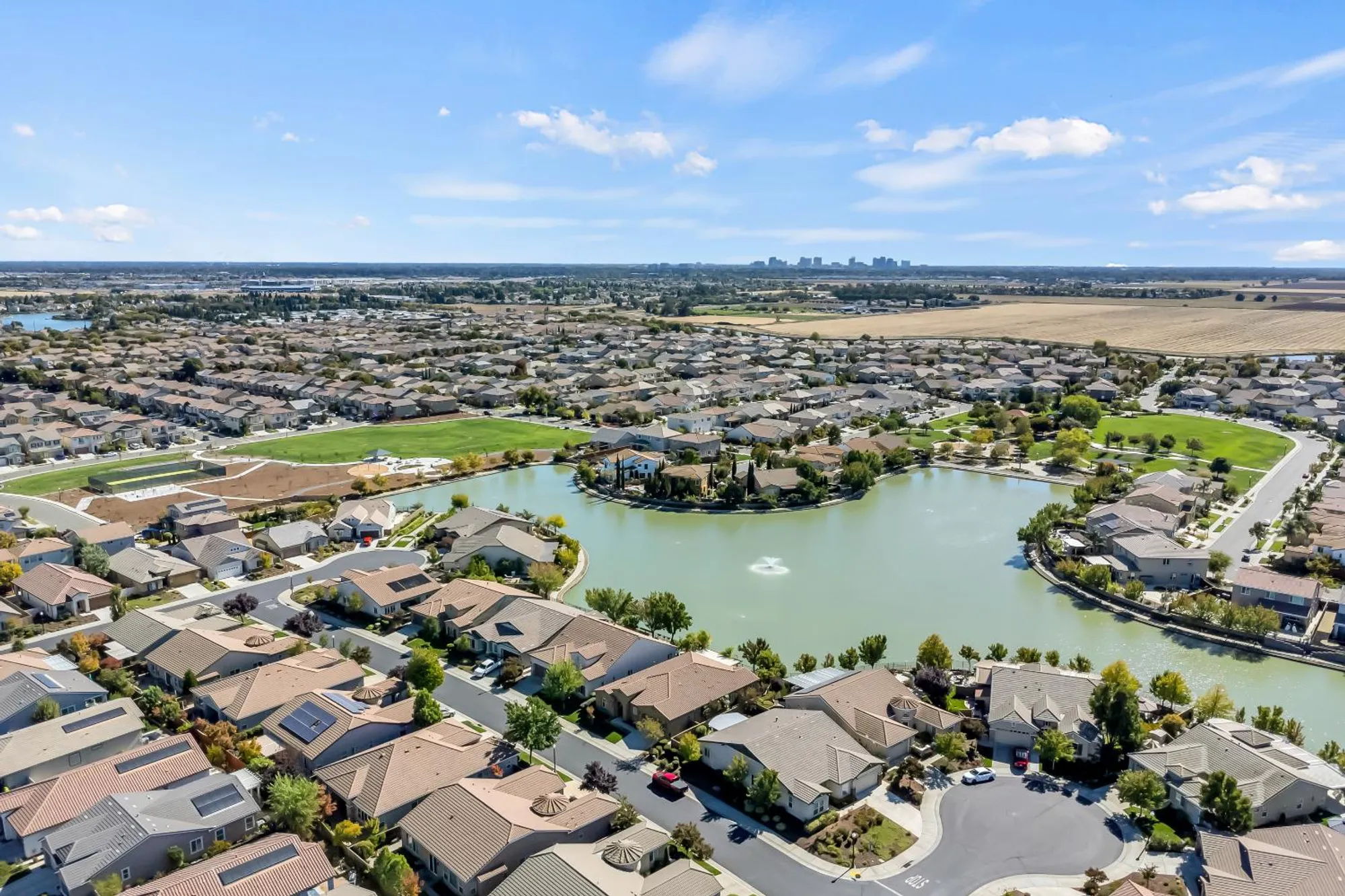 Property Slideshow image 41 of 64 | 3948 hovnanian dr, Sacramento, CA, 95834