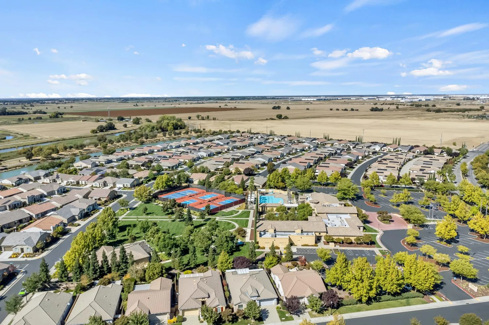 Property Slideshow image 42 of 64 | 3948 hovnanian dr, Sacramento, CA, 95834