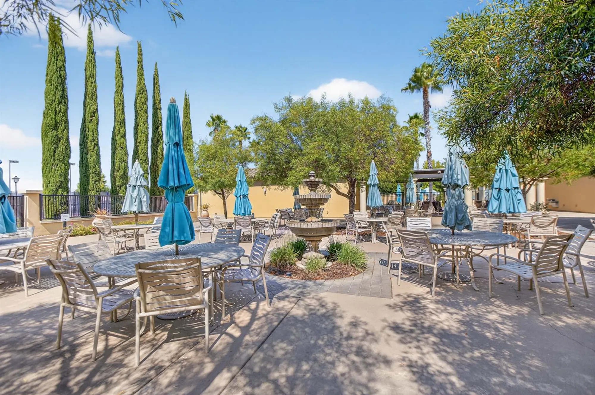 Property Slideshow image 52 of 64 | 3948 hovnanian dr, Sacramento, CA, 95834