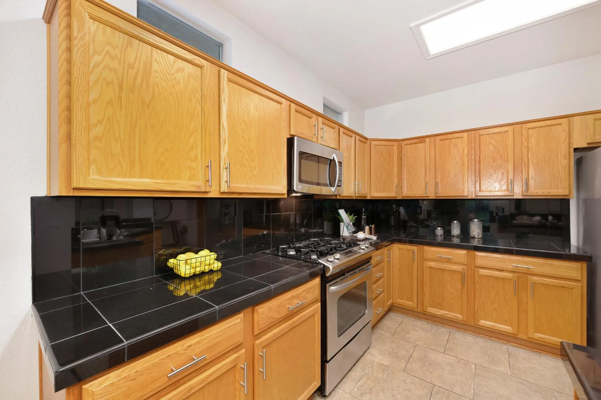 Property Slideshow image 10 of 40 | 1910 starview ln, Lincoln, CA, 95648