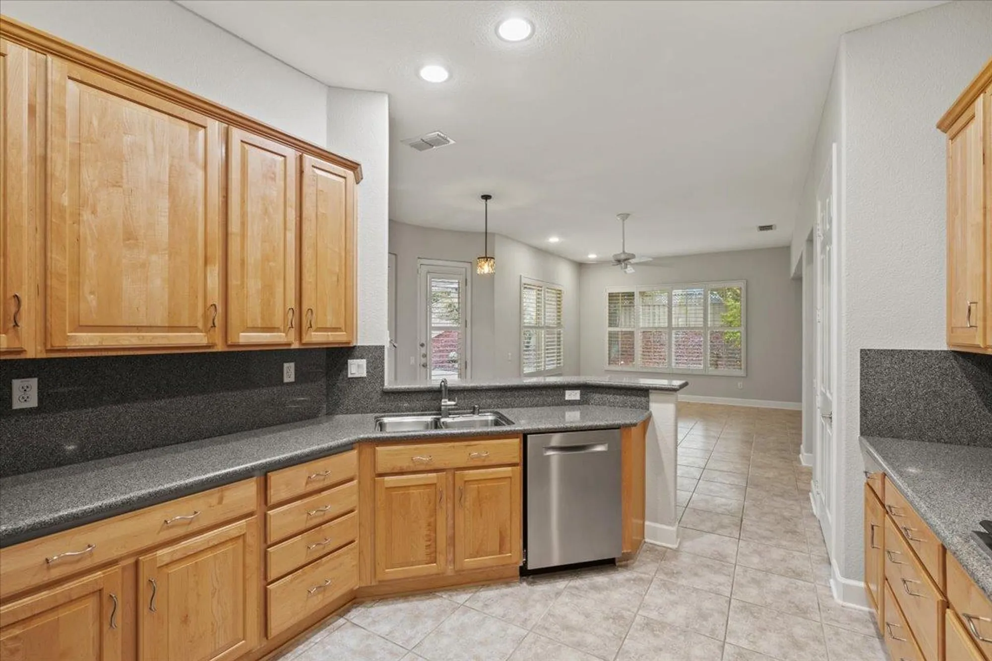 Property Slideshow image 16 of 48 | 1509 dapple dawn ln, Lincoln, CA, 95648