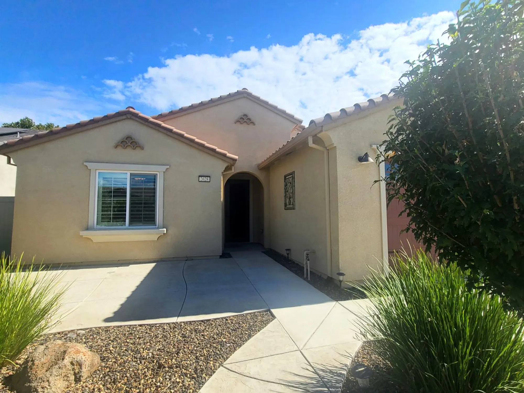 Property Slideshow image 5 of 43 | 2628 glen echo ln, Manteca, CA, 95336