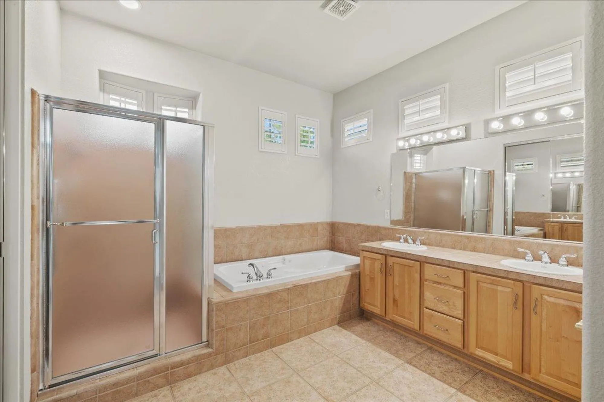 Property Slideshow image 19 of 48 | 1509 dapple dawn ln, Lincoln, CA, 95648