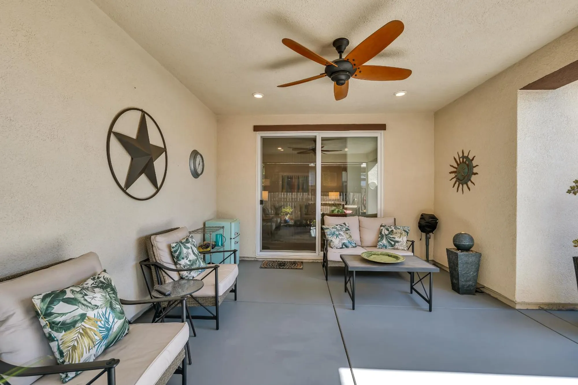 Property Slideshow image 28 of 64 | 3948 hovnanian dr, Sacramento, CA, 95834