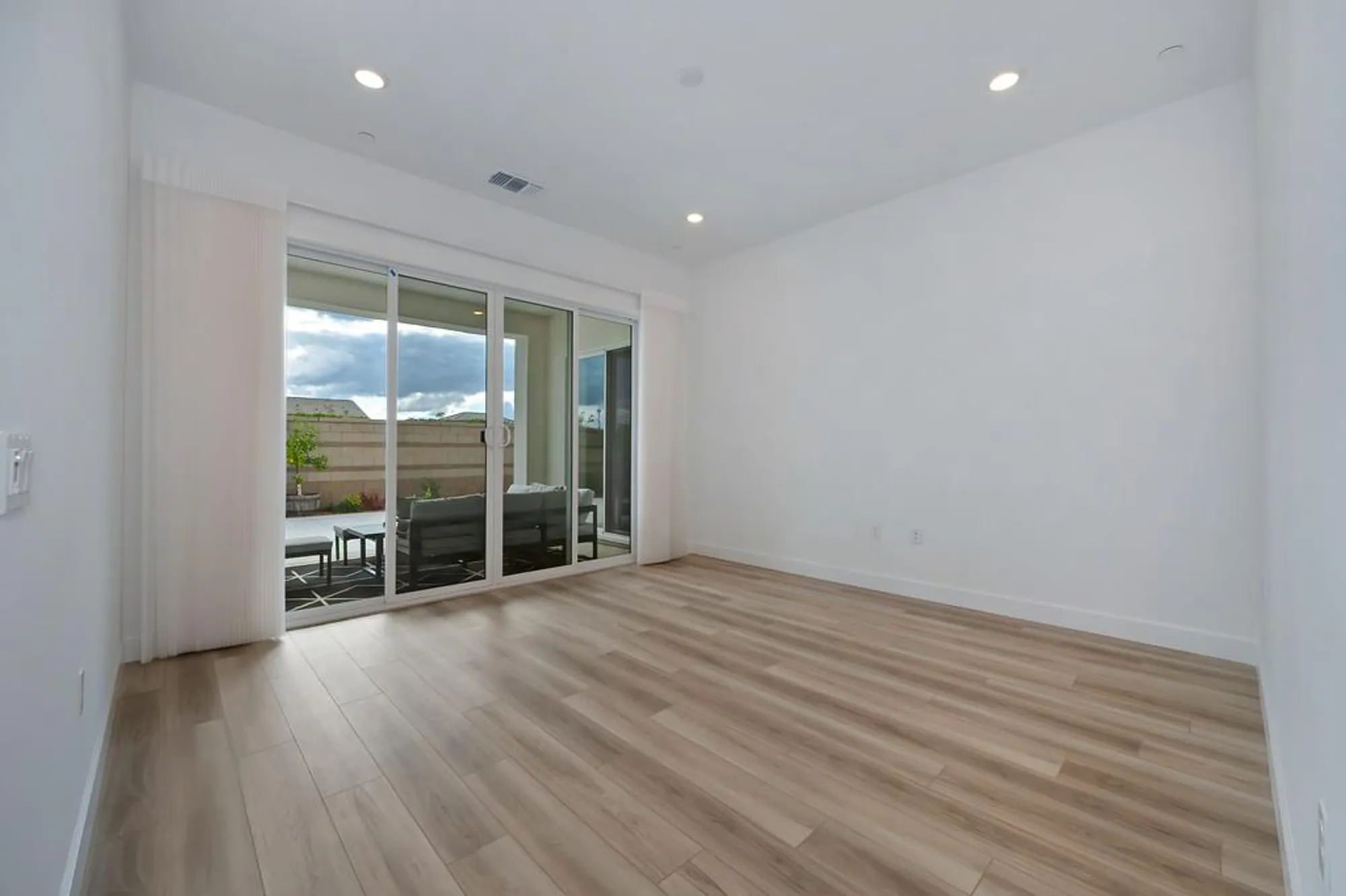 Property Slideshow image 27 of 80 | 8341 evans tree dr, Roseville, CA, 95747