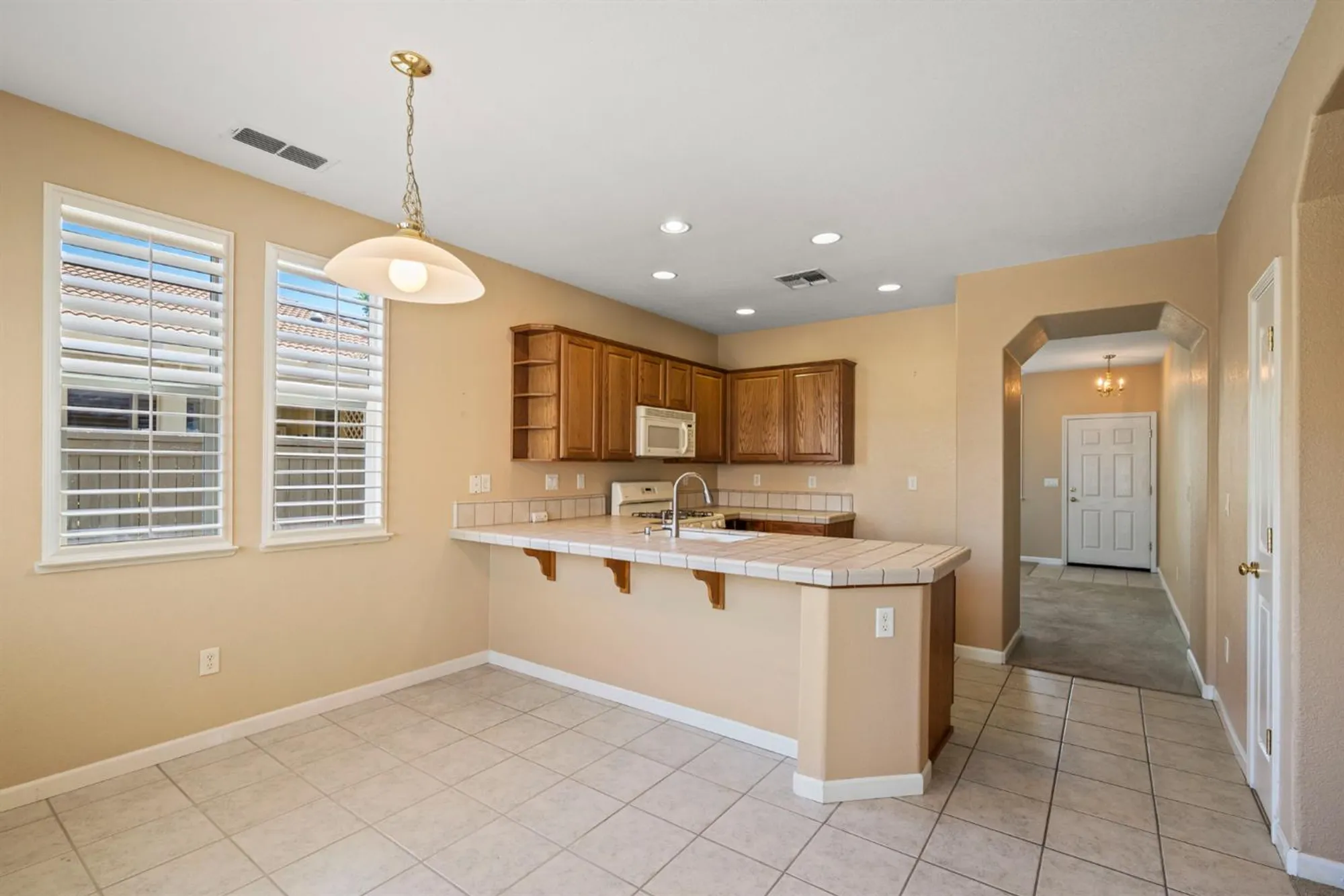 Property Slideshow image 8 of 33 | 2381 rose arbor dr, Sacramento, CA, 95835