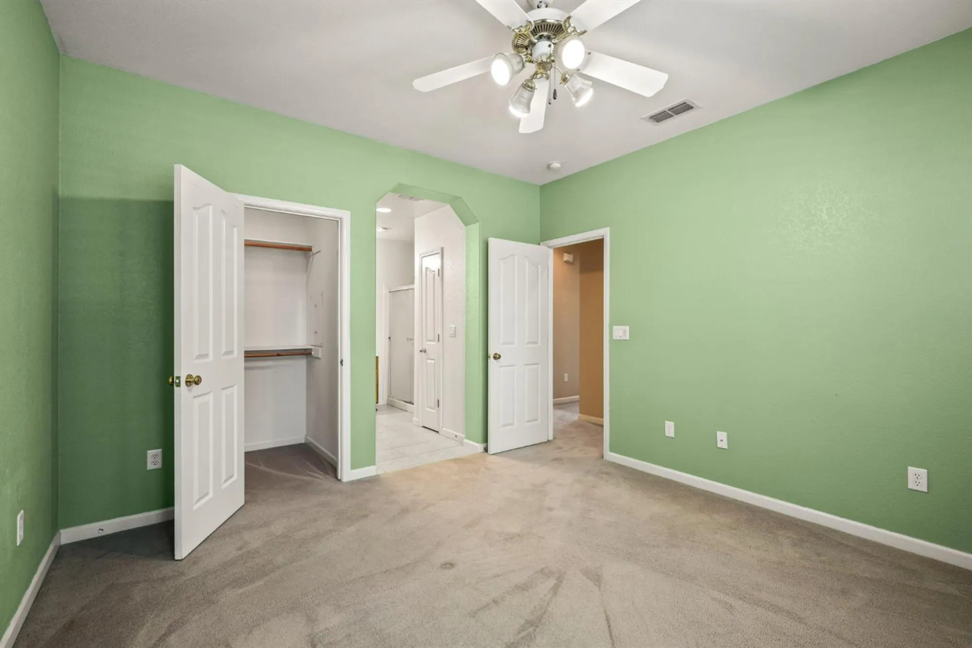Property Slideshow image 14 of 33 | 2381 rose arbor dr, Sacramento, CA, 95835