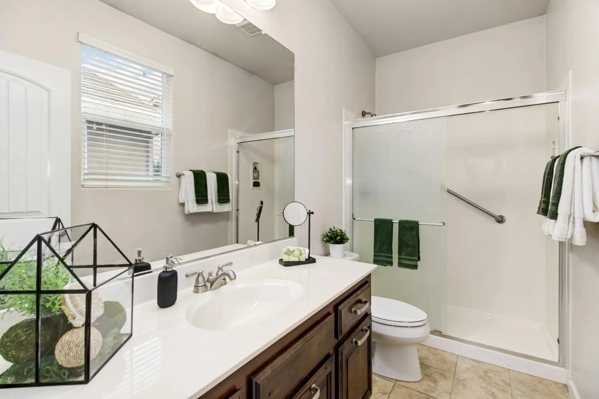 Property Slideshow image 24 of 36 | 4187 hovnanian dr, Sacramento, CA, 95834