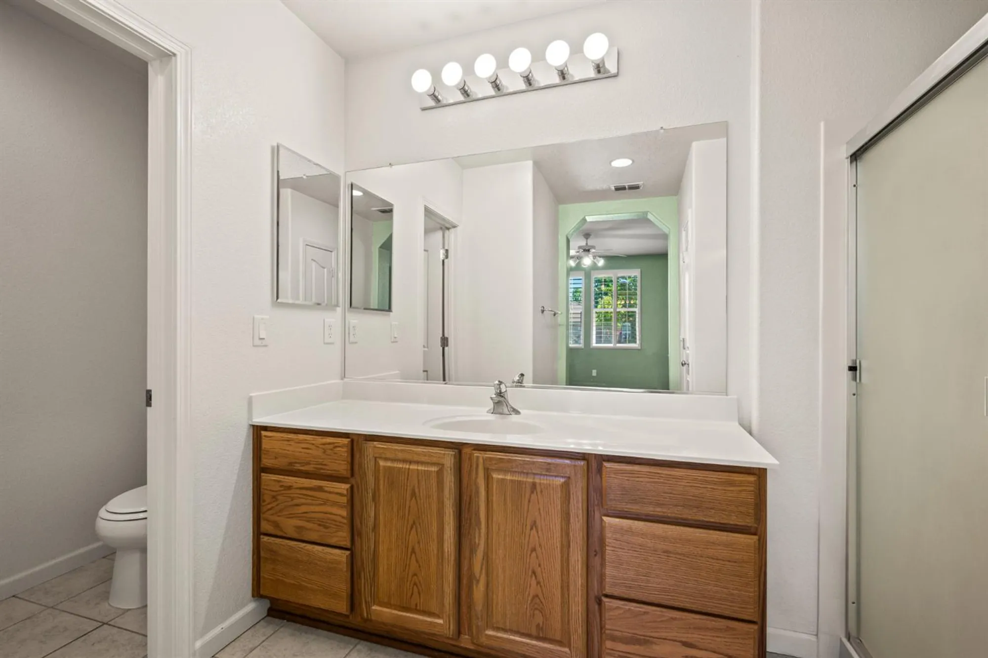 Property Slideshow image 16 of 33 | 2381 rose arbor dr, Sacramento, CA, 95835