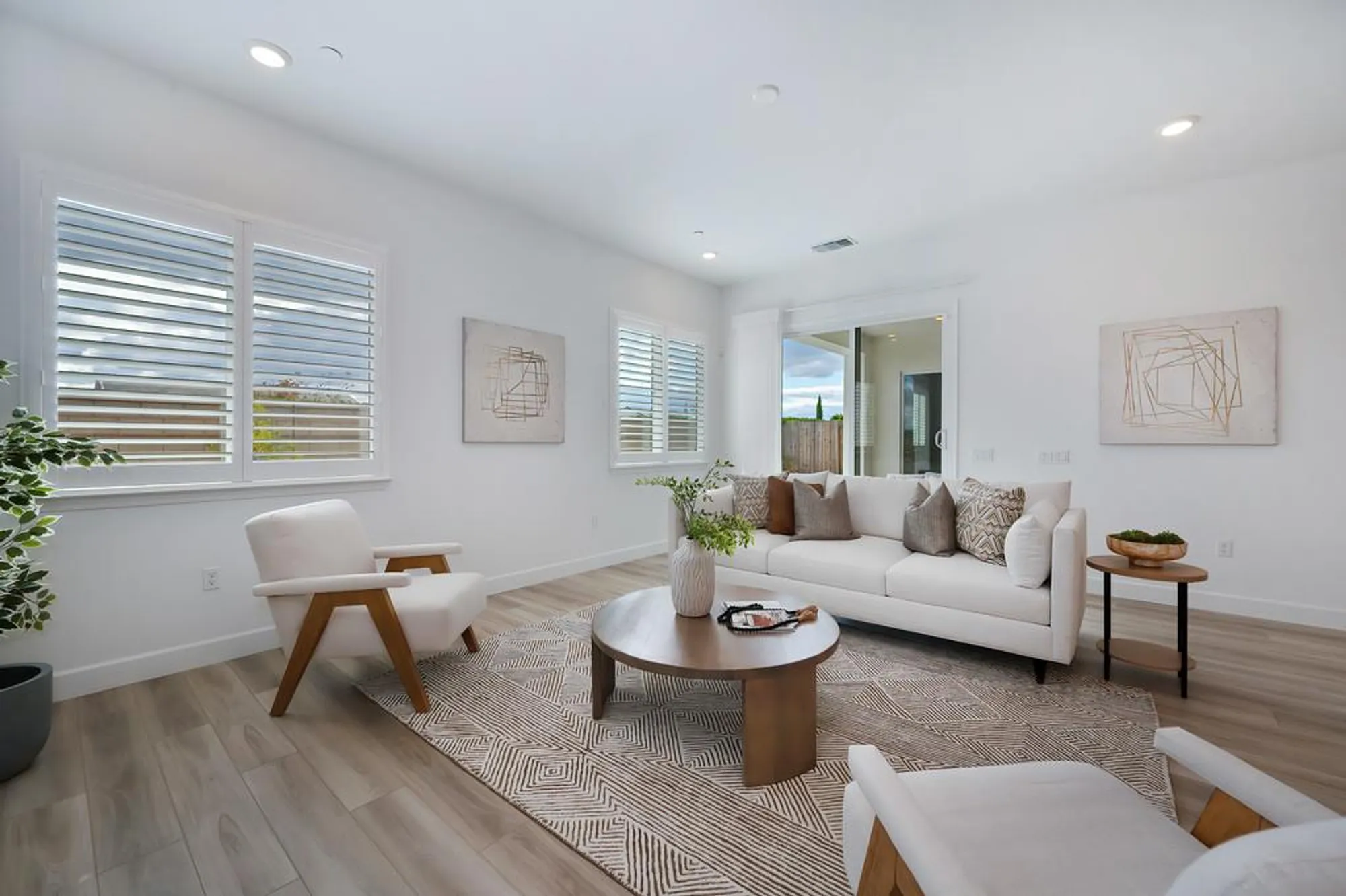 Property Slideshow image 23 of 80 | 8341 evans tree dr, Roseville, CA, 95747