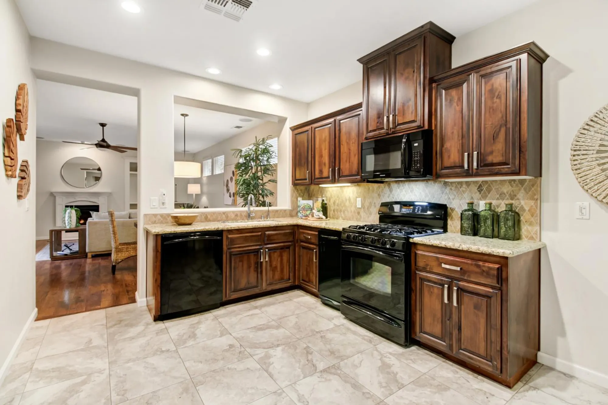 Property Slideshow image 16 of 36 | 4187 hovnanian dr, Sacramento, CA, 95834