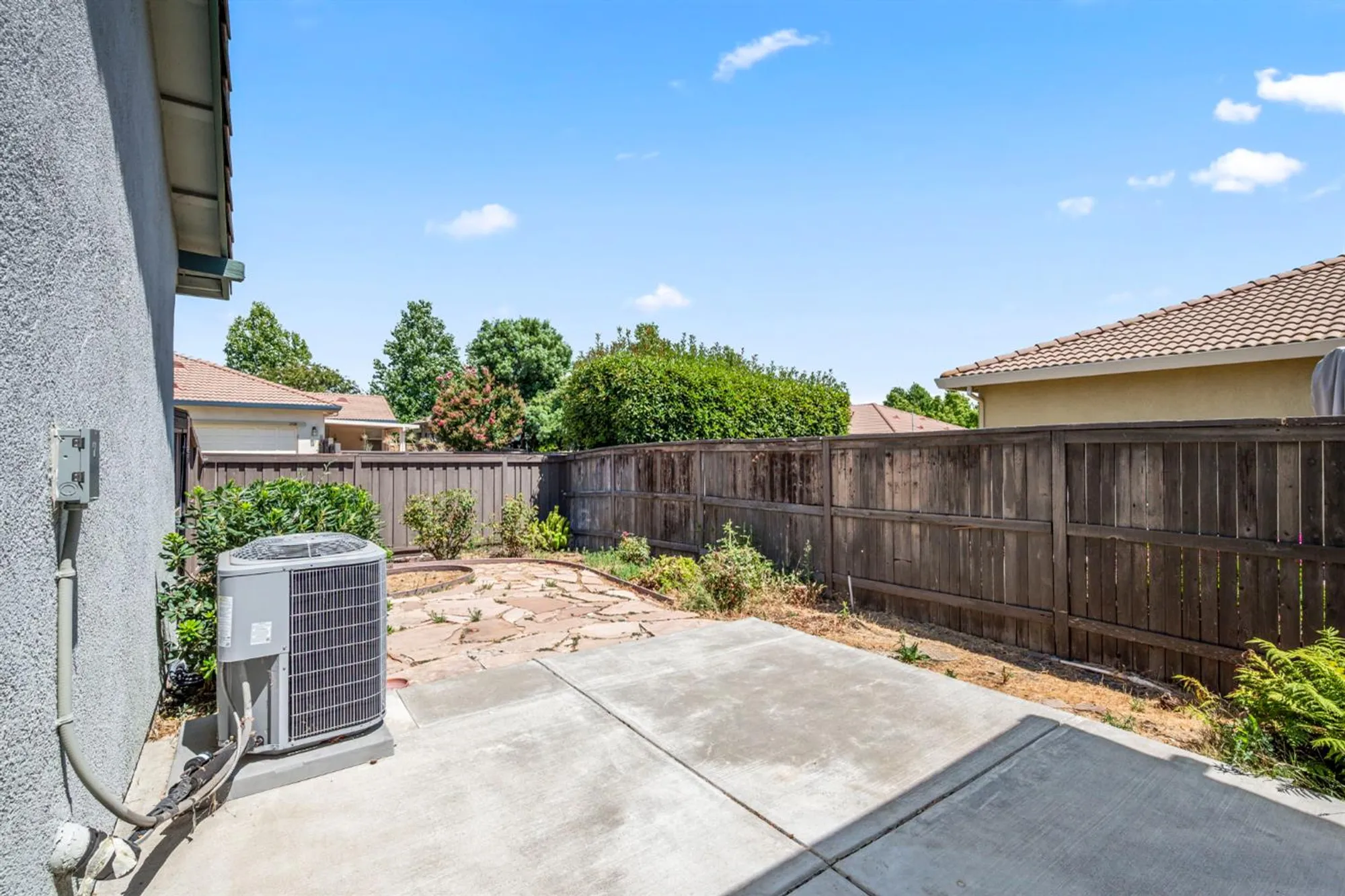 Property Slideshow image 23 of 33 | 2381 rose arbor dr, Sacramento, CA, 95835