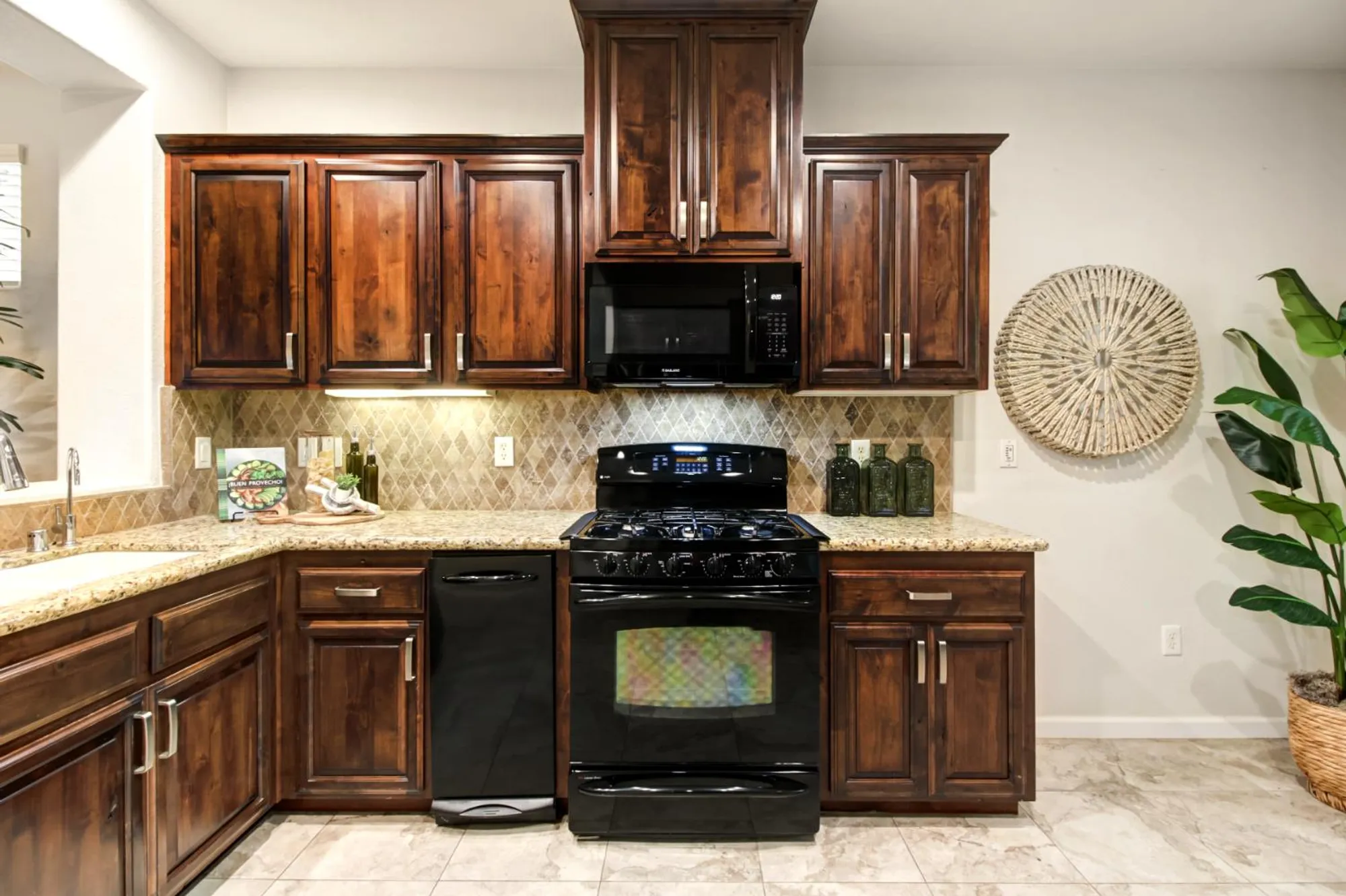 Property Slideshow image 17 of 36 | 4187 hovnanian dr, Sacramento, CA, 95834