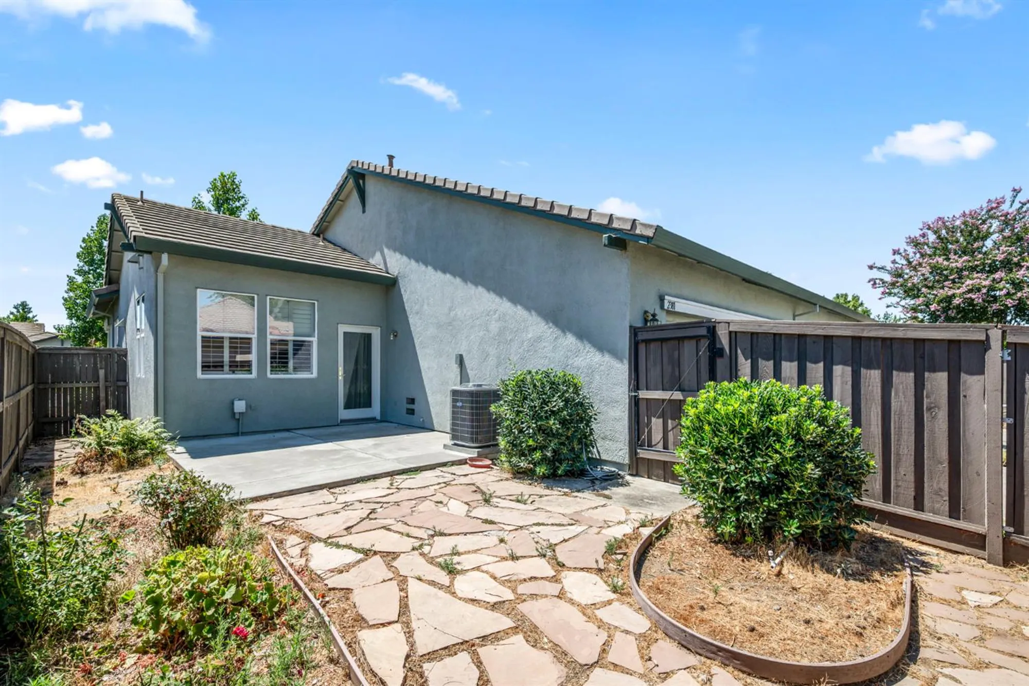 Property Slideshow image 22 of 33 | 2381 rose arbor dr, Sacramento, CA, 95835