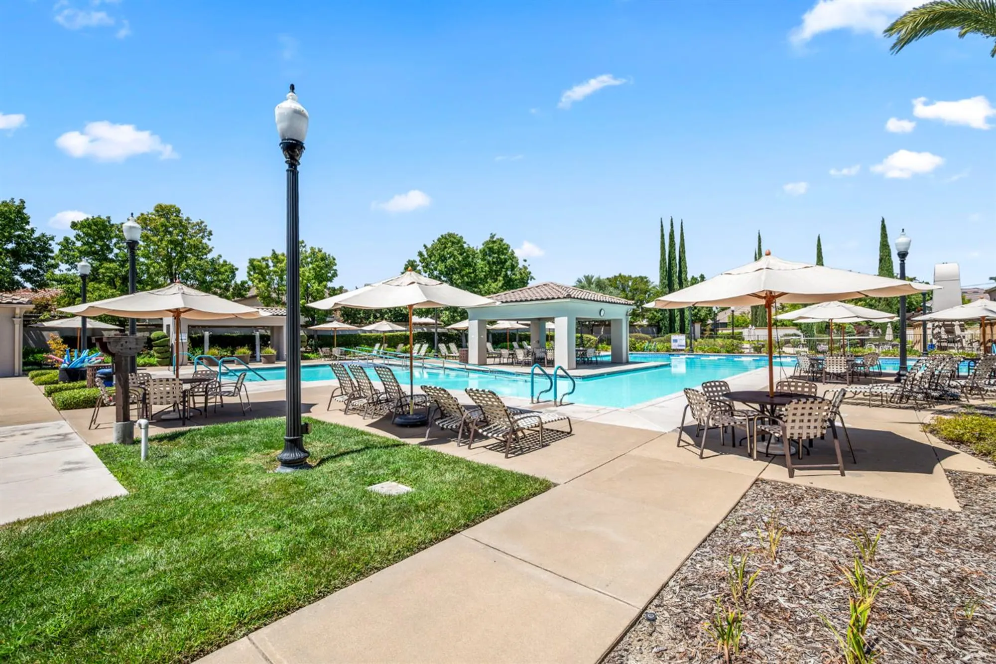 Property Slideshow image 29 of 33 | 2381 rose arbor dr, Sacramento, CA, 95835