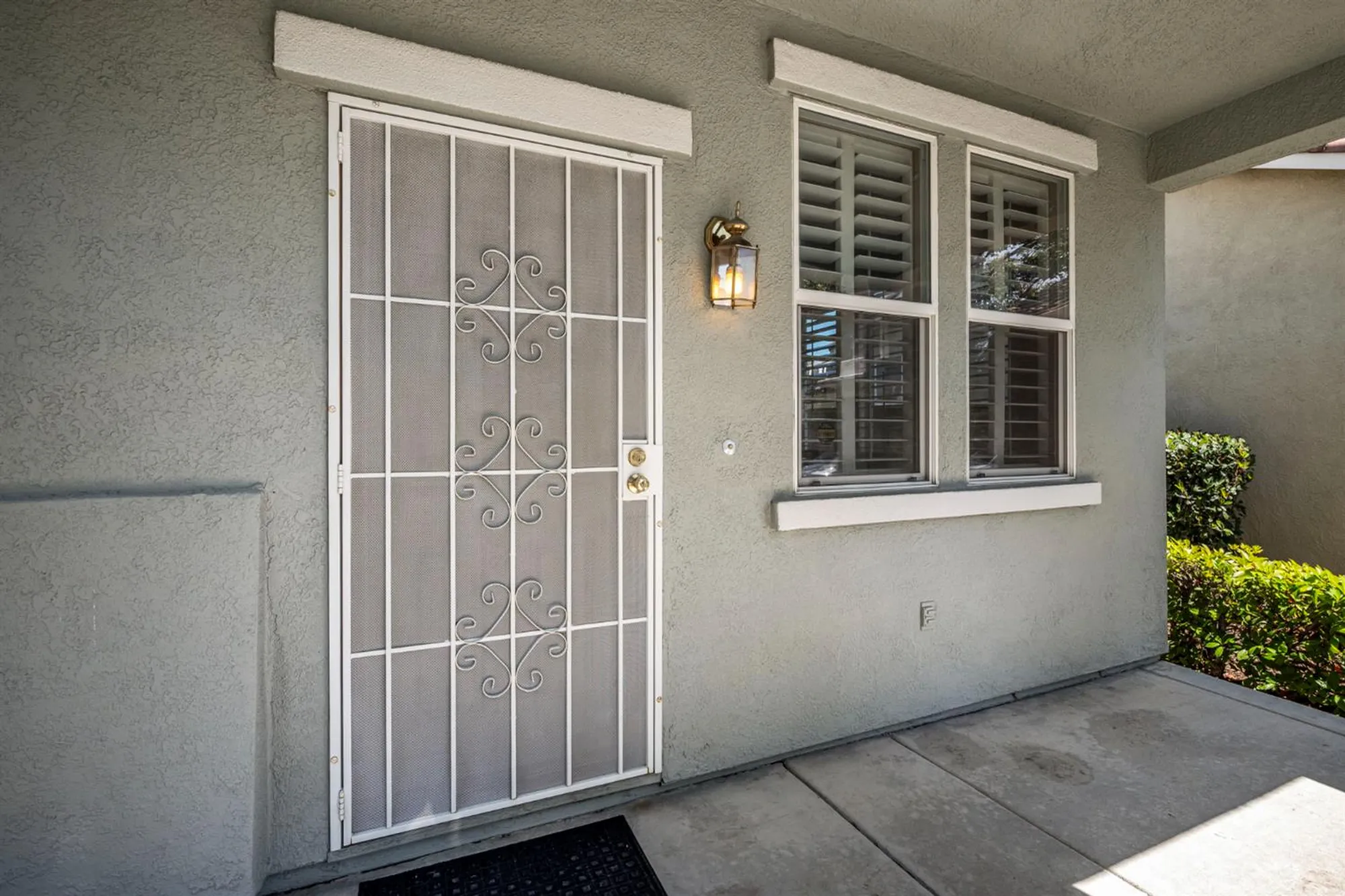 Property Slideshow image 4 of 33 | 2381 rose arbor dr, Sacramento, CA, 95835